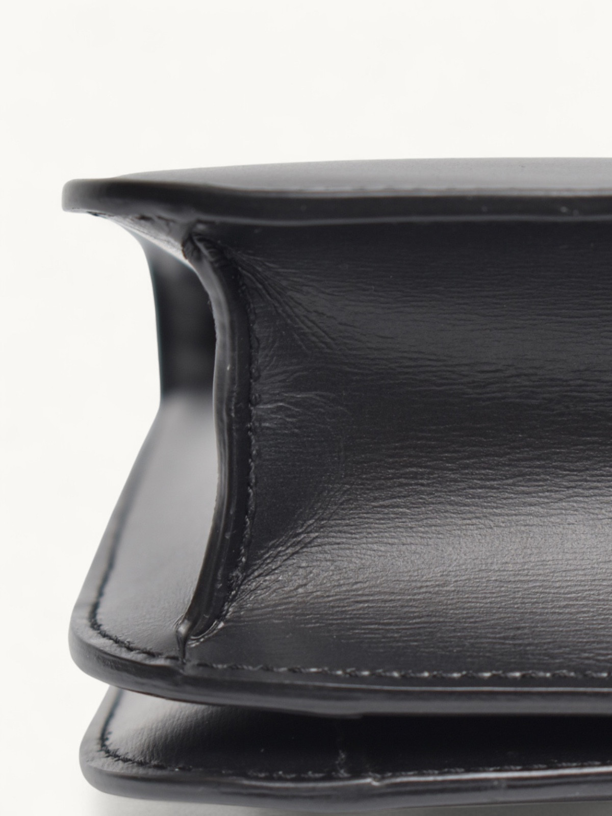 Celine Classic  4