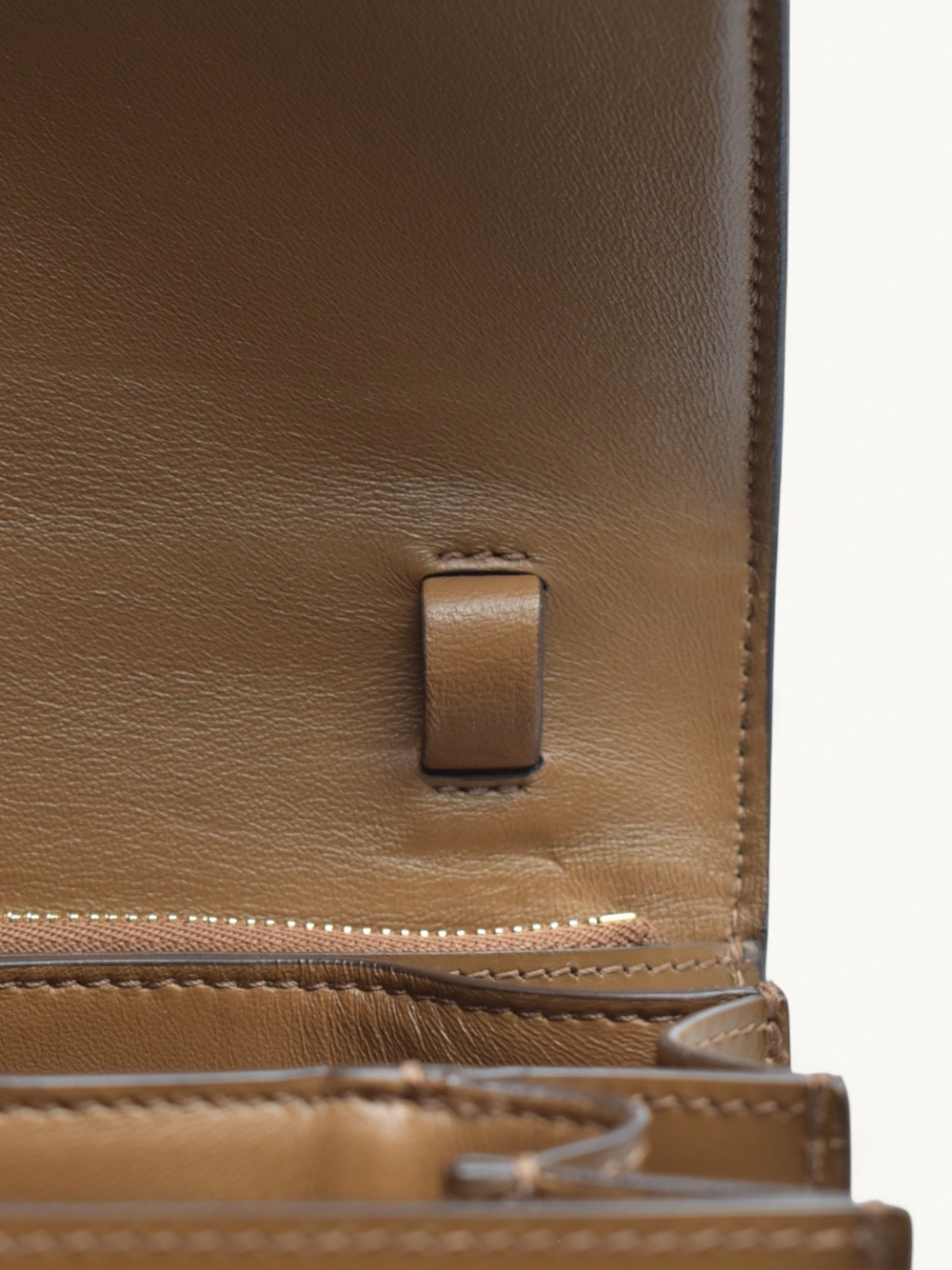Celine Classic  8