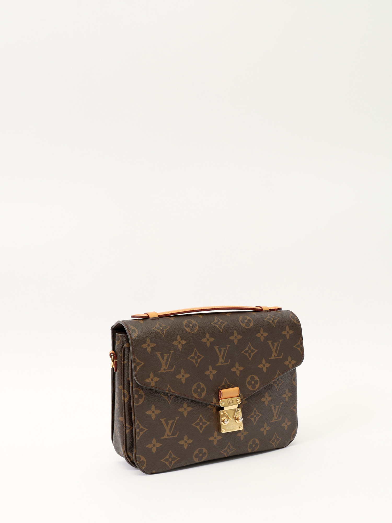 Louis Vuitton Pochette Metis  2