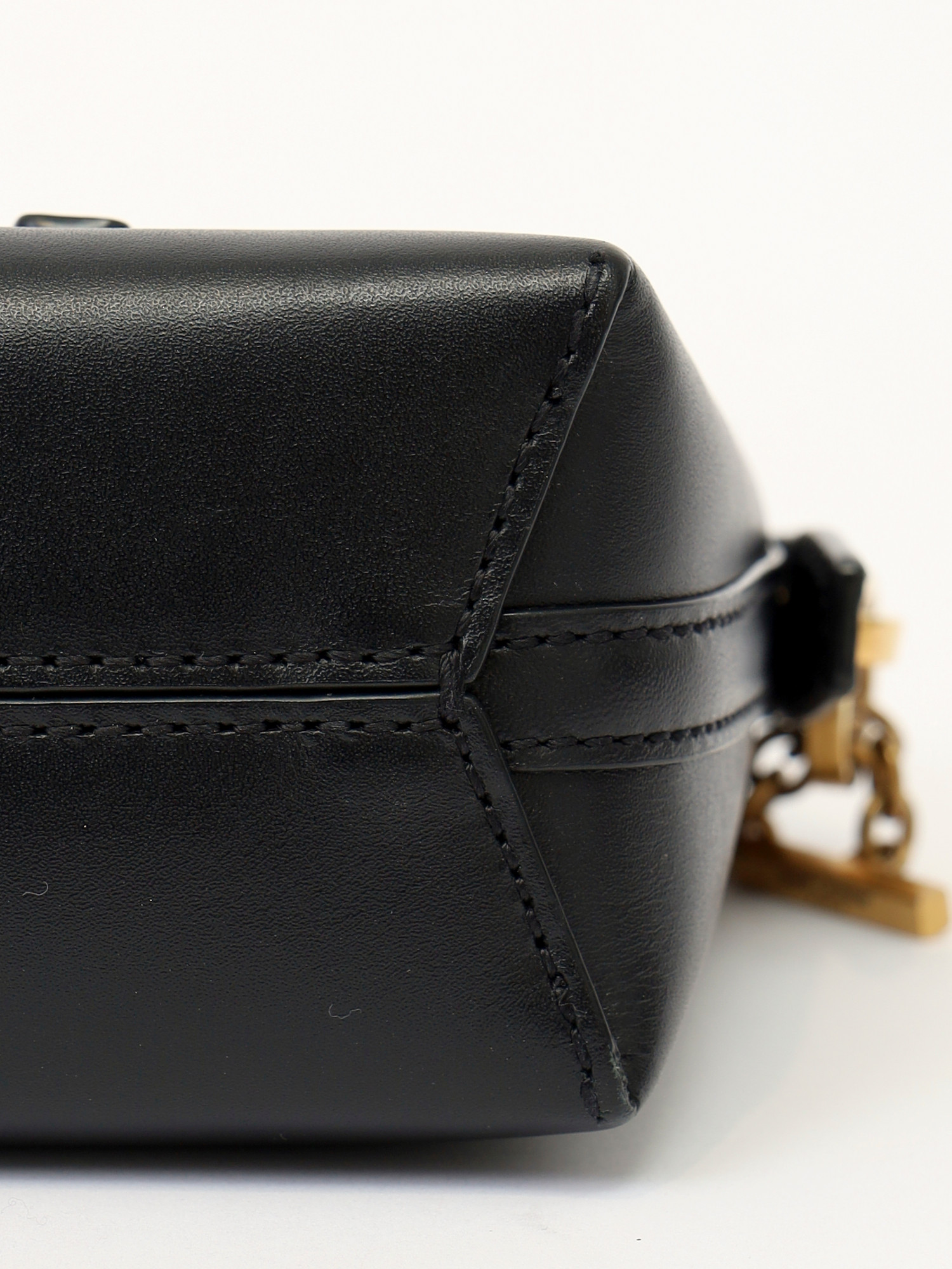 Saint Laurent Le 37  10