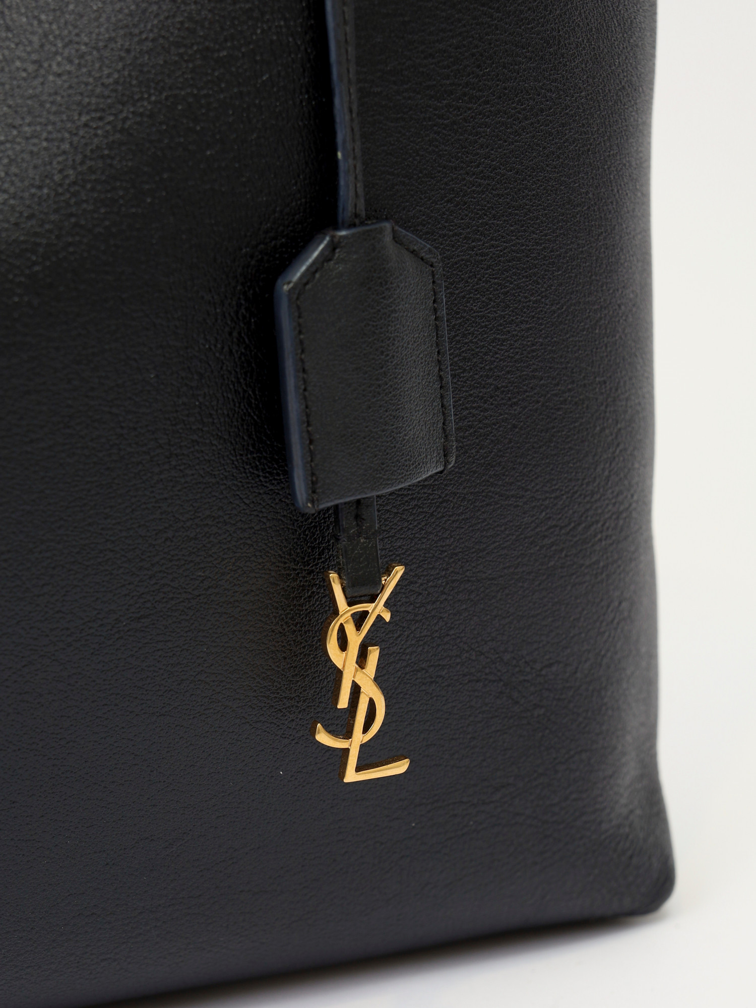 Saint Laurent Shopping  6