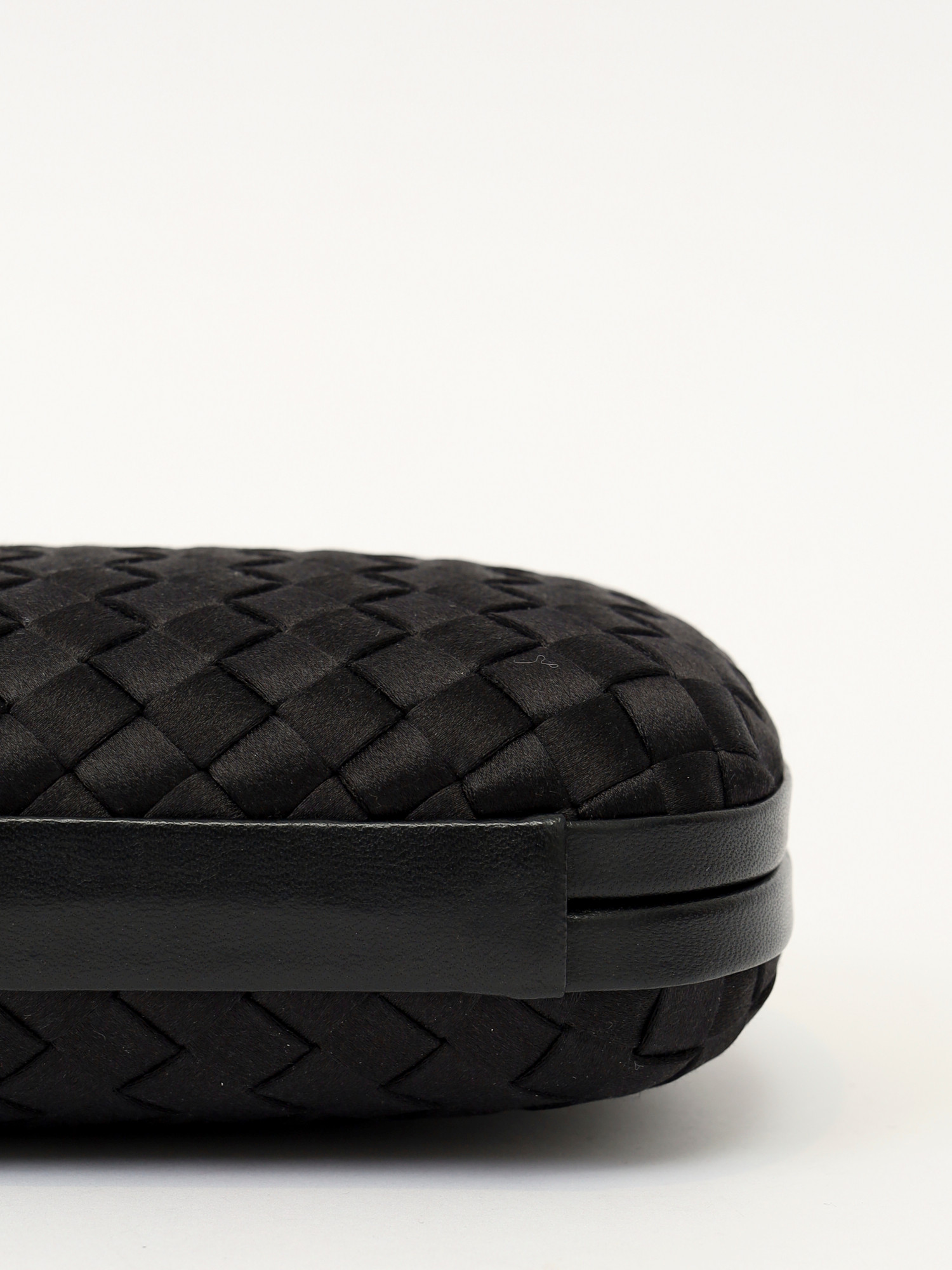 Bottega Veneta Knot 8