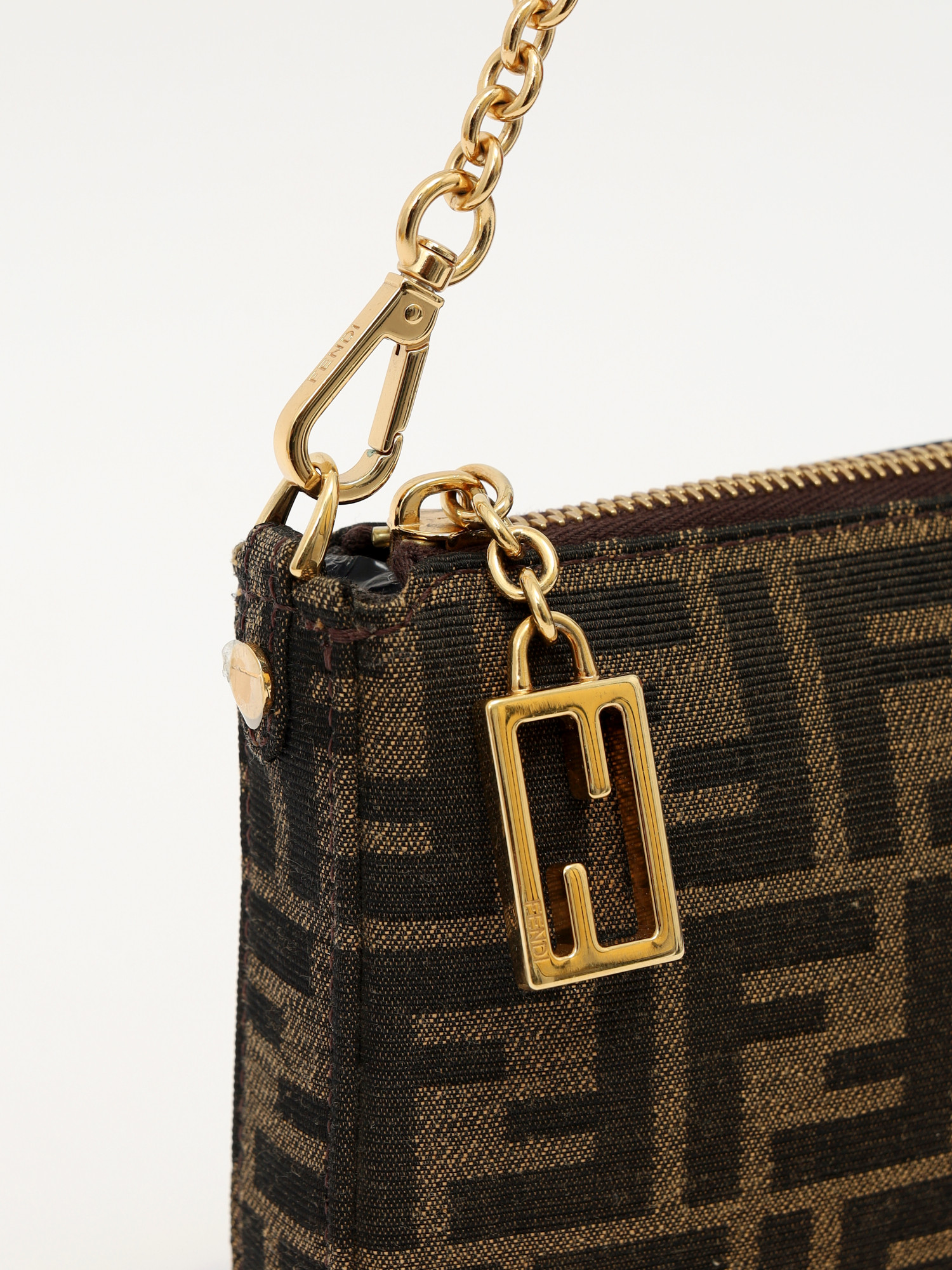 Сумки Fendi Baguette Pouch изображение #6