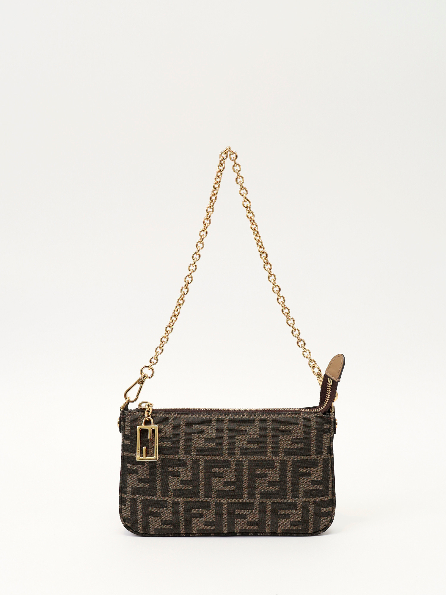 Сумки Fendi Baguette Pouch изображение #1