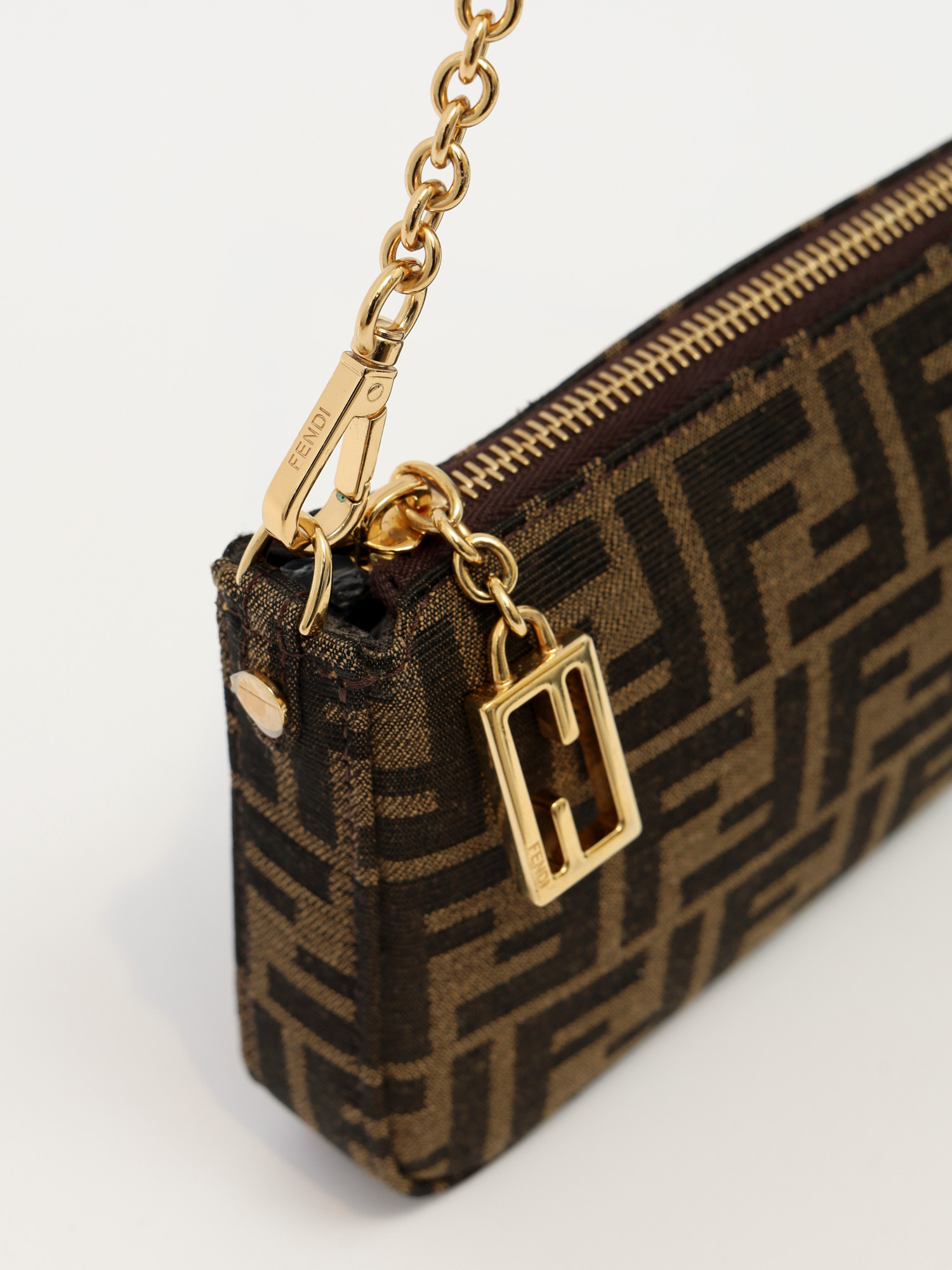 Сумки Fendi Baguette Pouch изображение #7