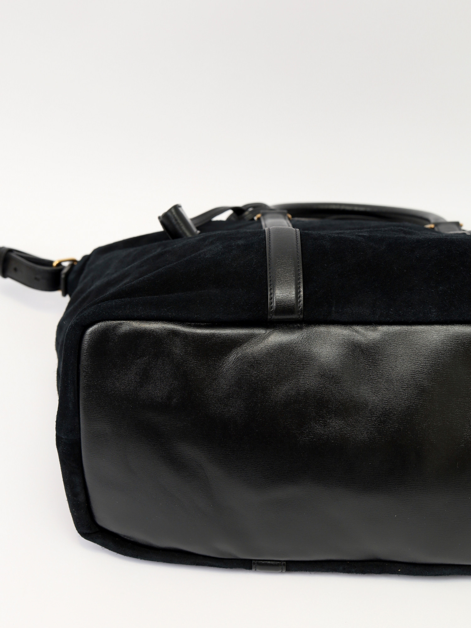 Saint Laurent Leather Bag 8