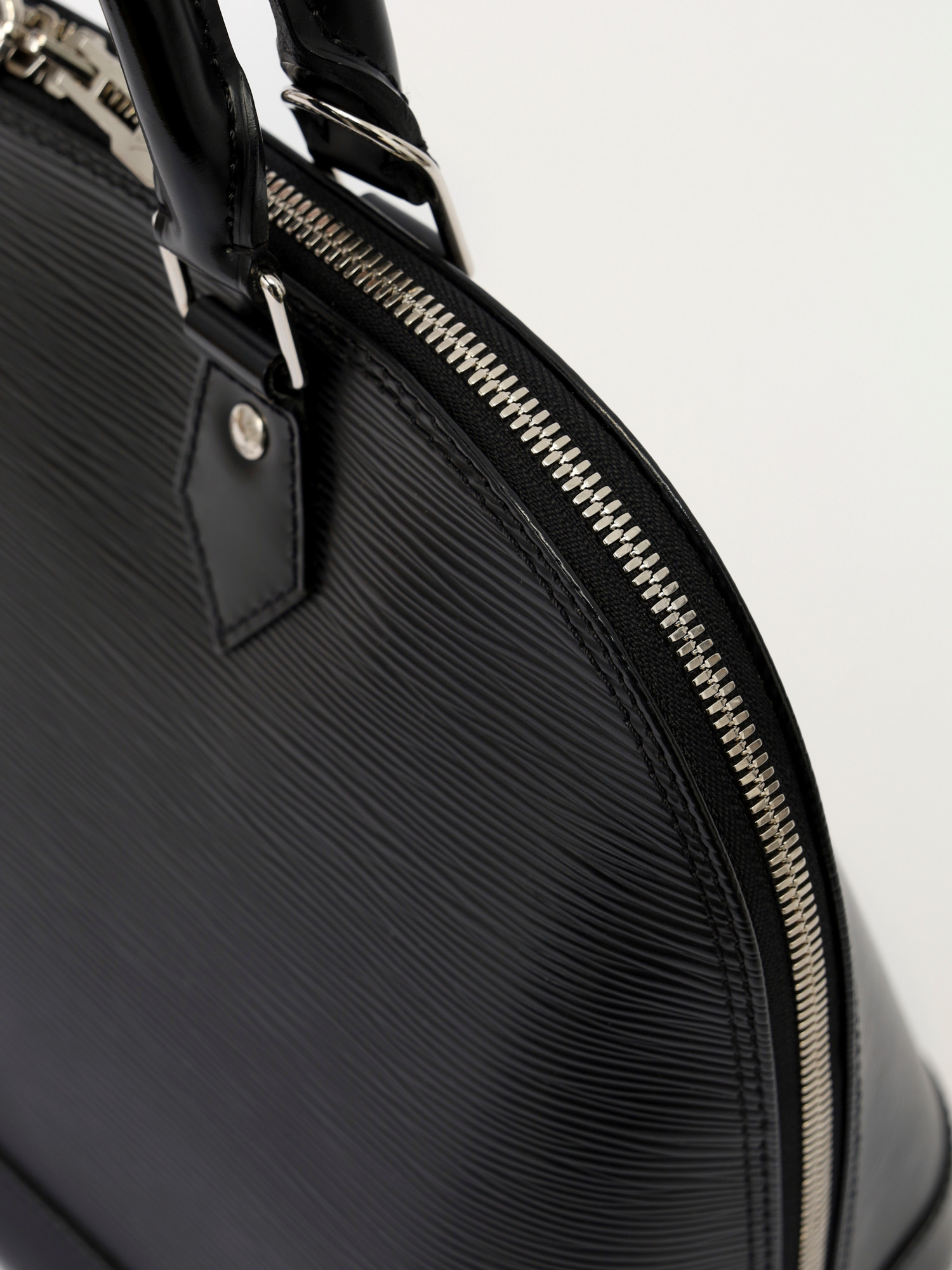 Louis Vuitton Alma  7