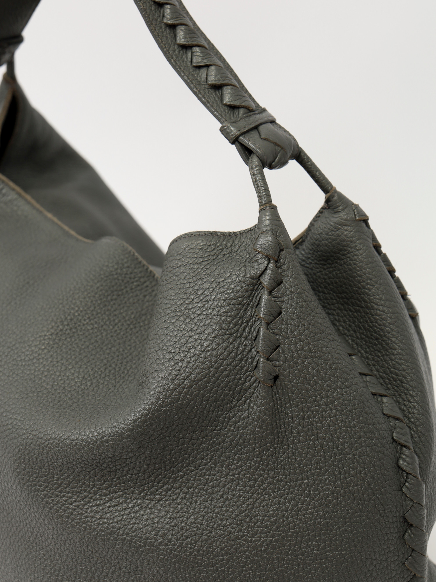 Bottega Veneta Leather Bag  5