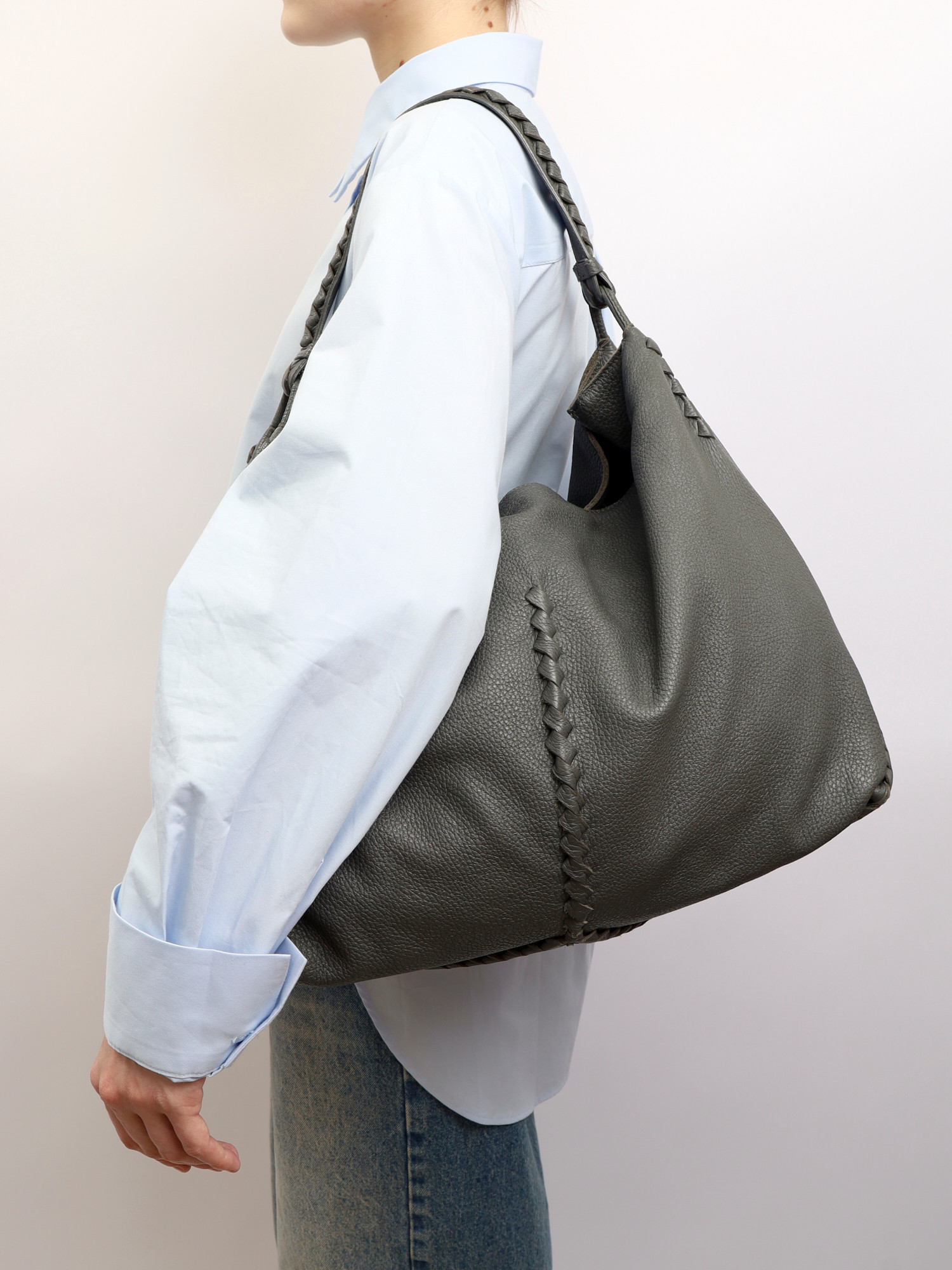 Bottega Veneta Leather Bag  1