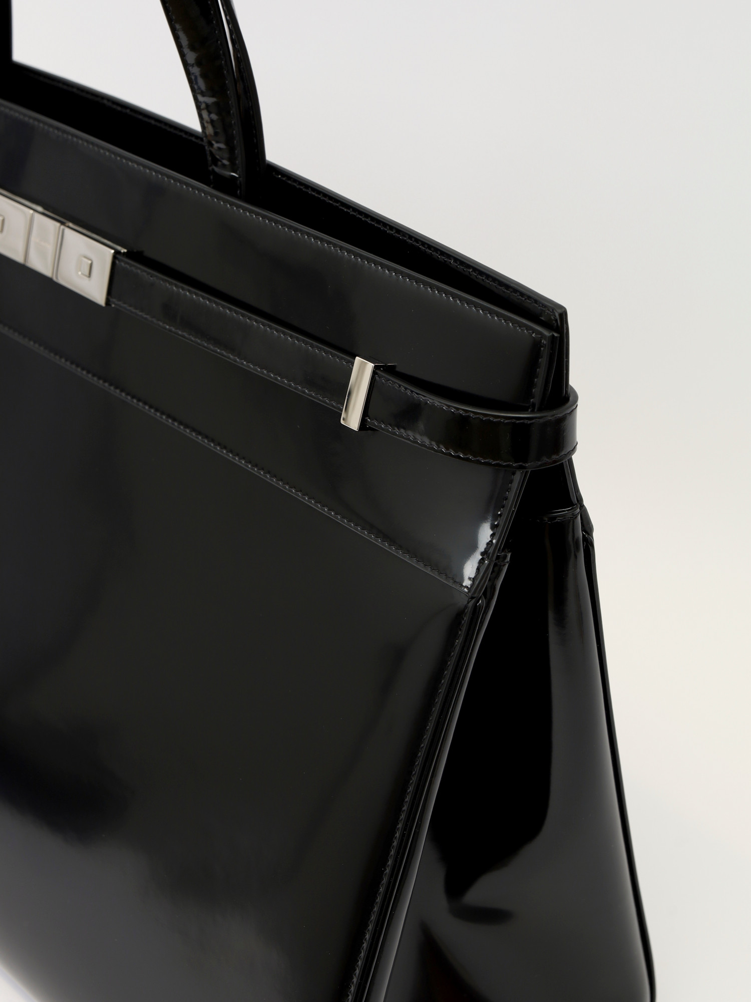 Saint Laurent Manhattan 6