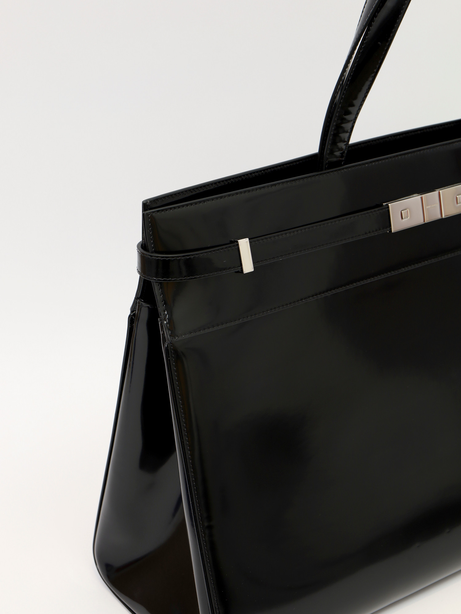 Saint Laurent Manhattan 5