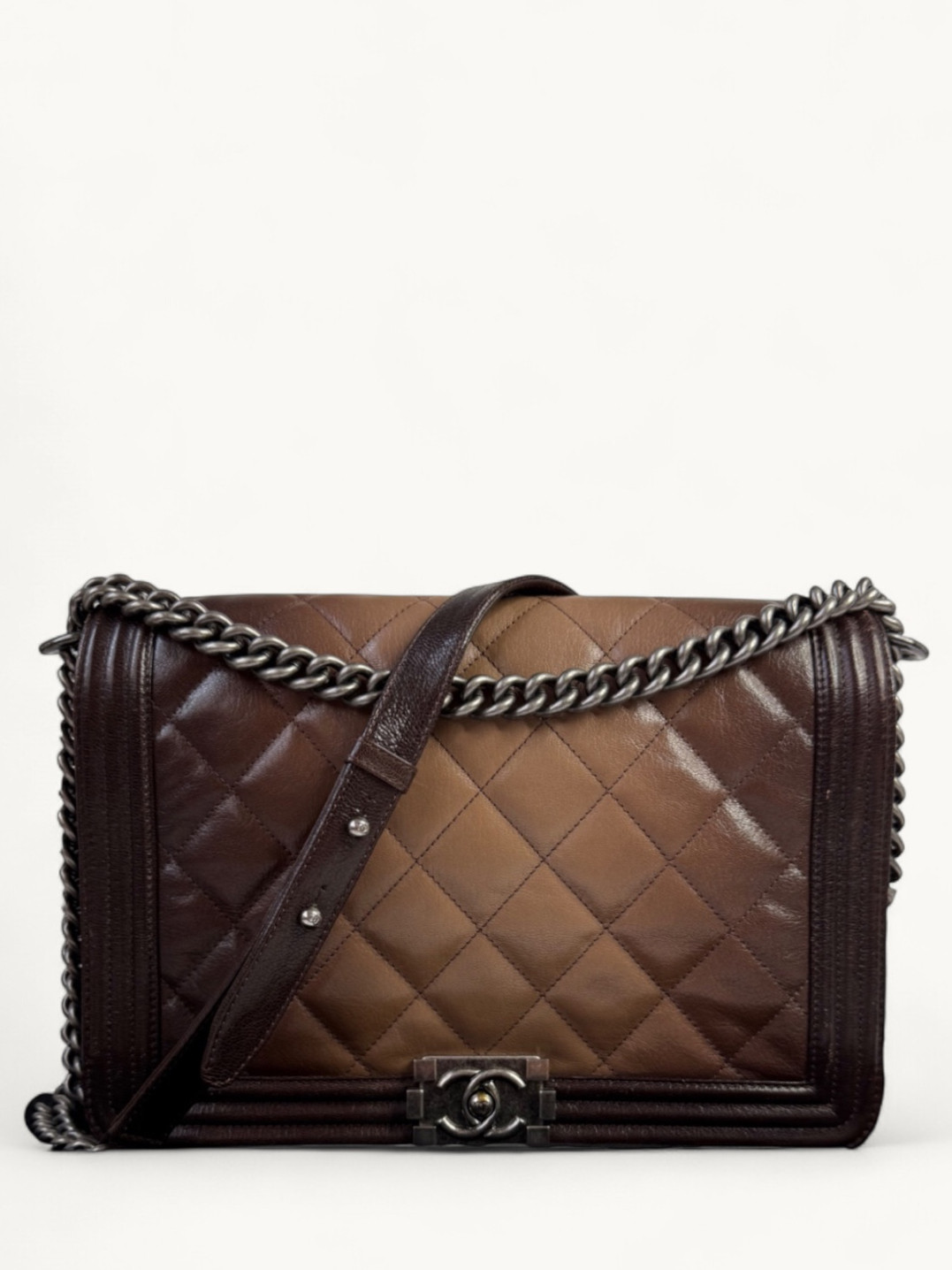 Сумки Chanel Boy изображение #1