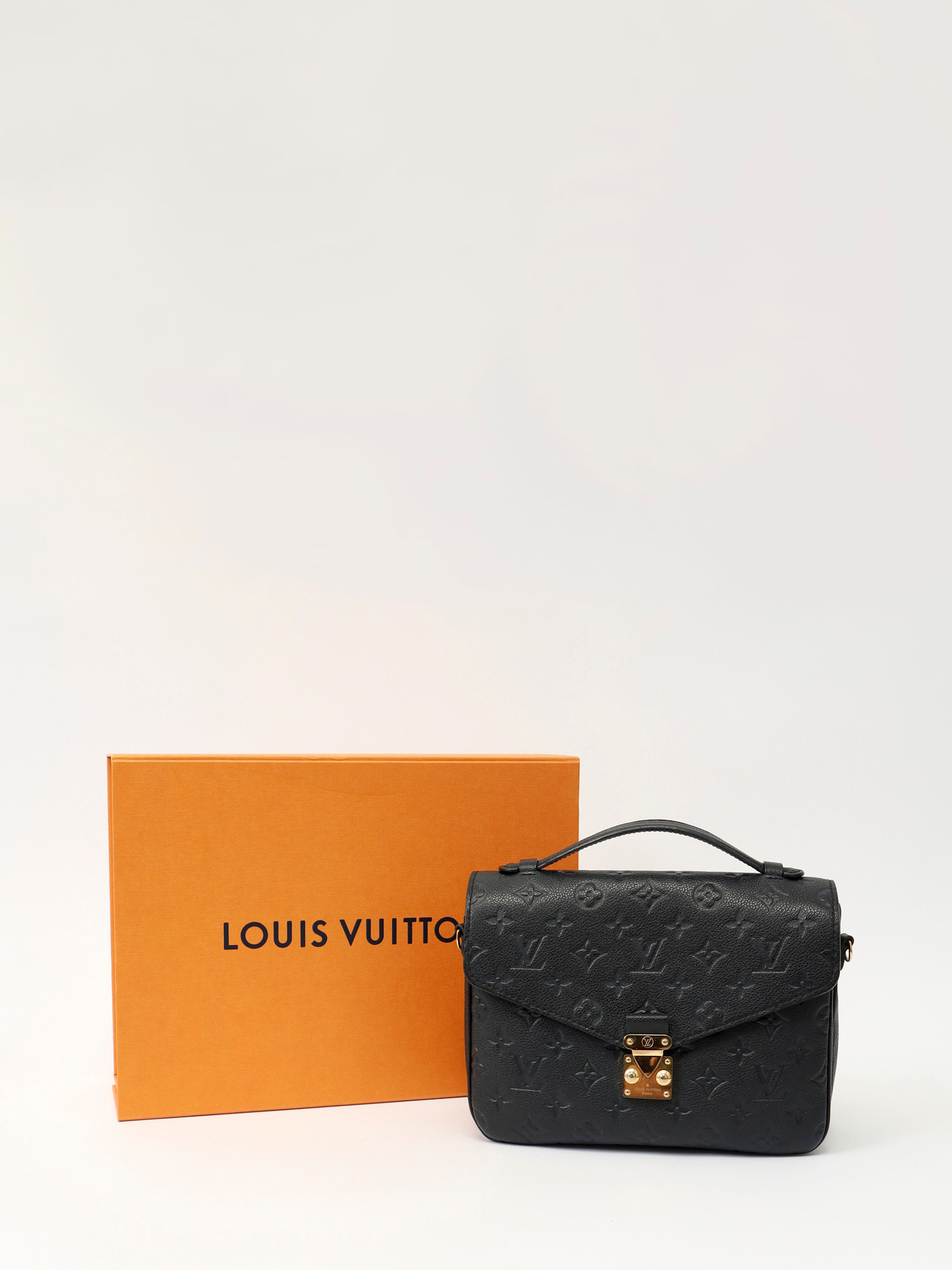 Сумки Louis Vuitton Pochette Metis изображение #5