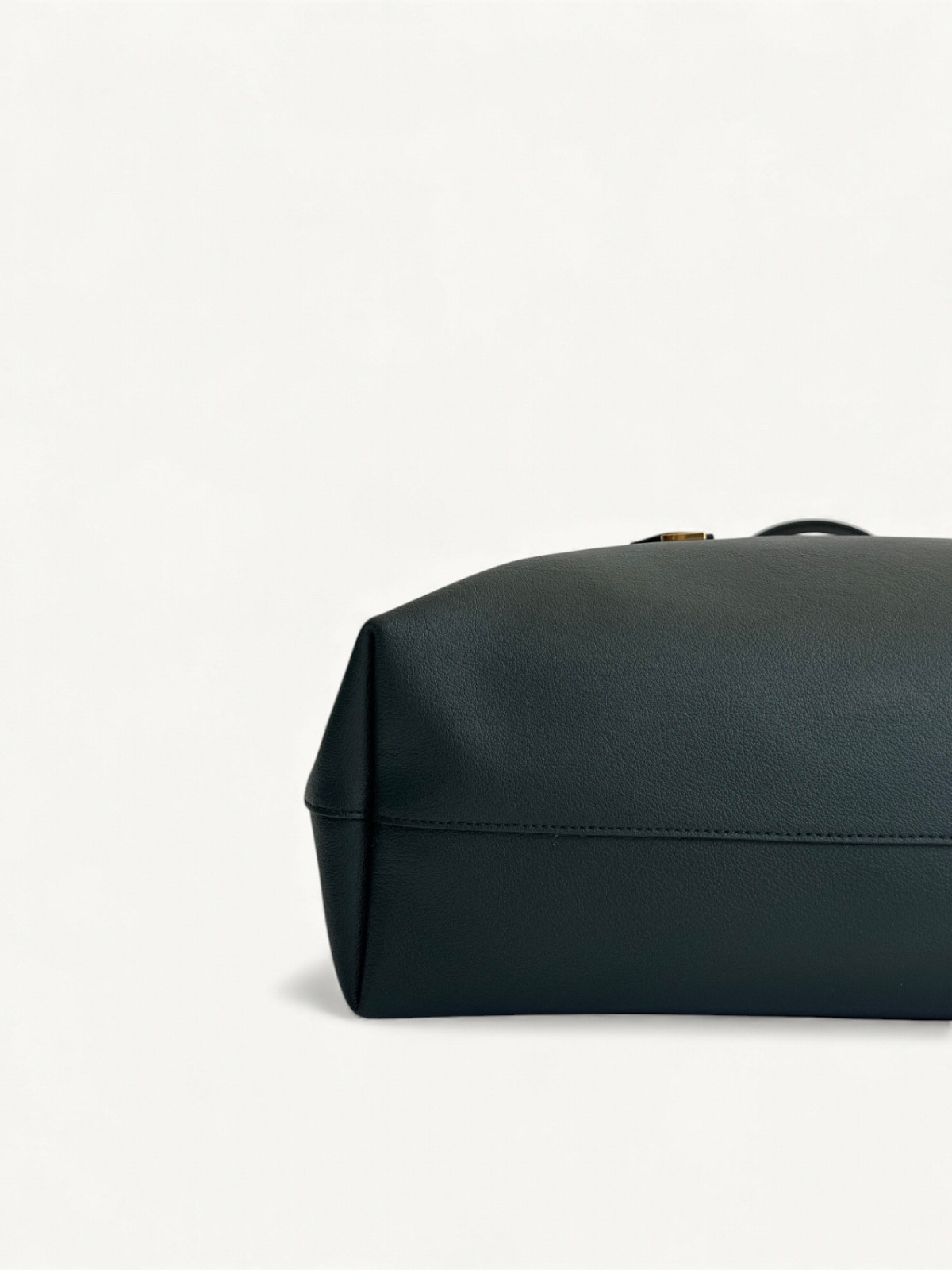 Saint Laurent Shopping 3