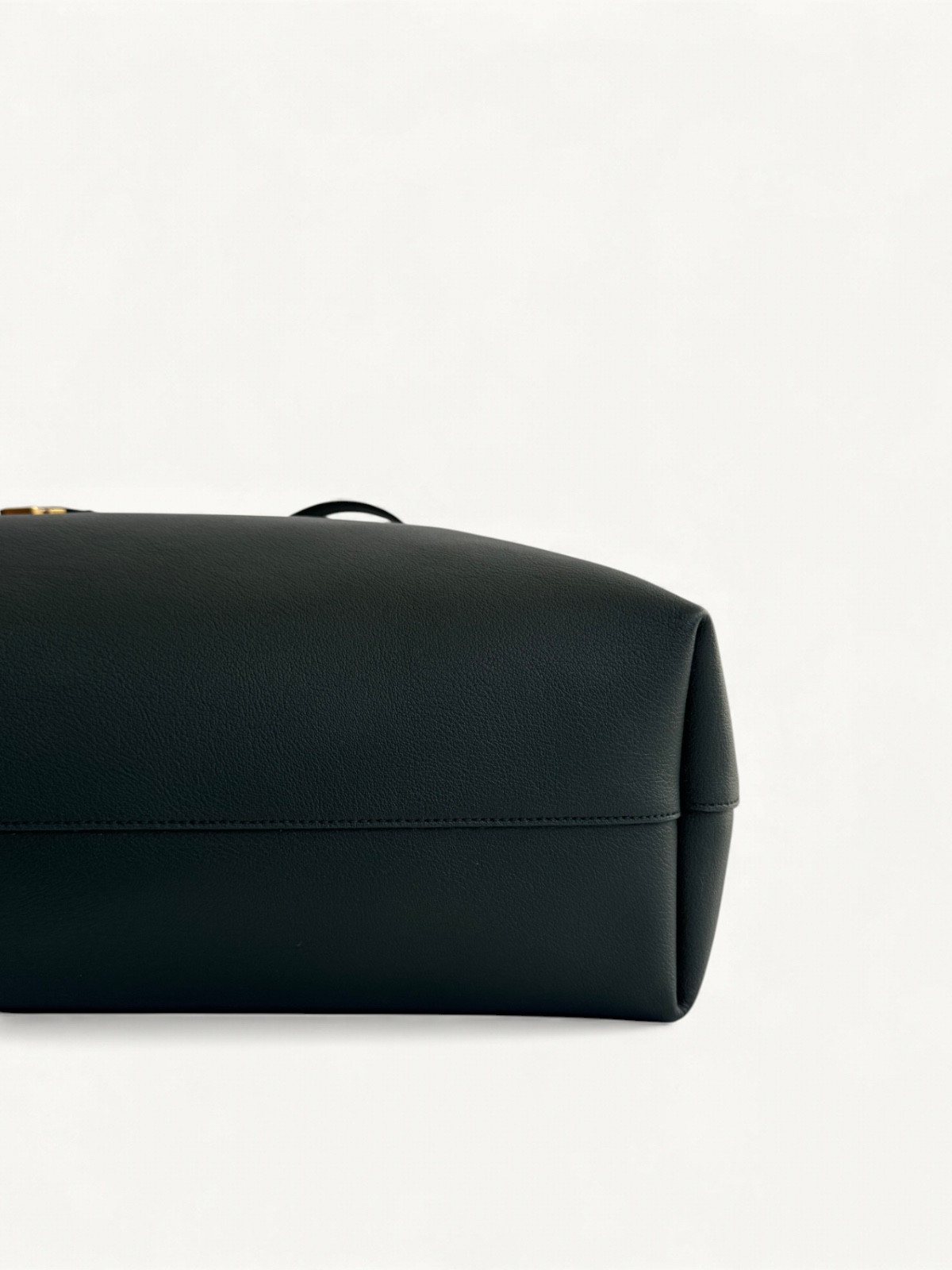 Saint Laurent Shopping 4