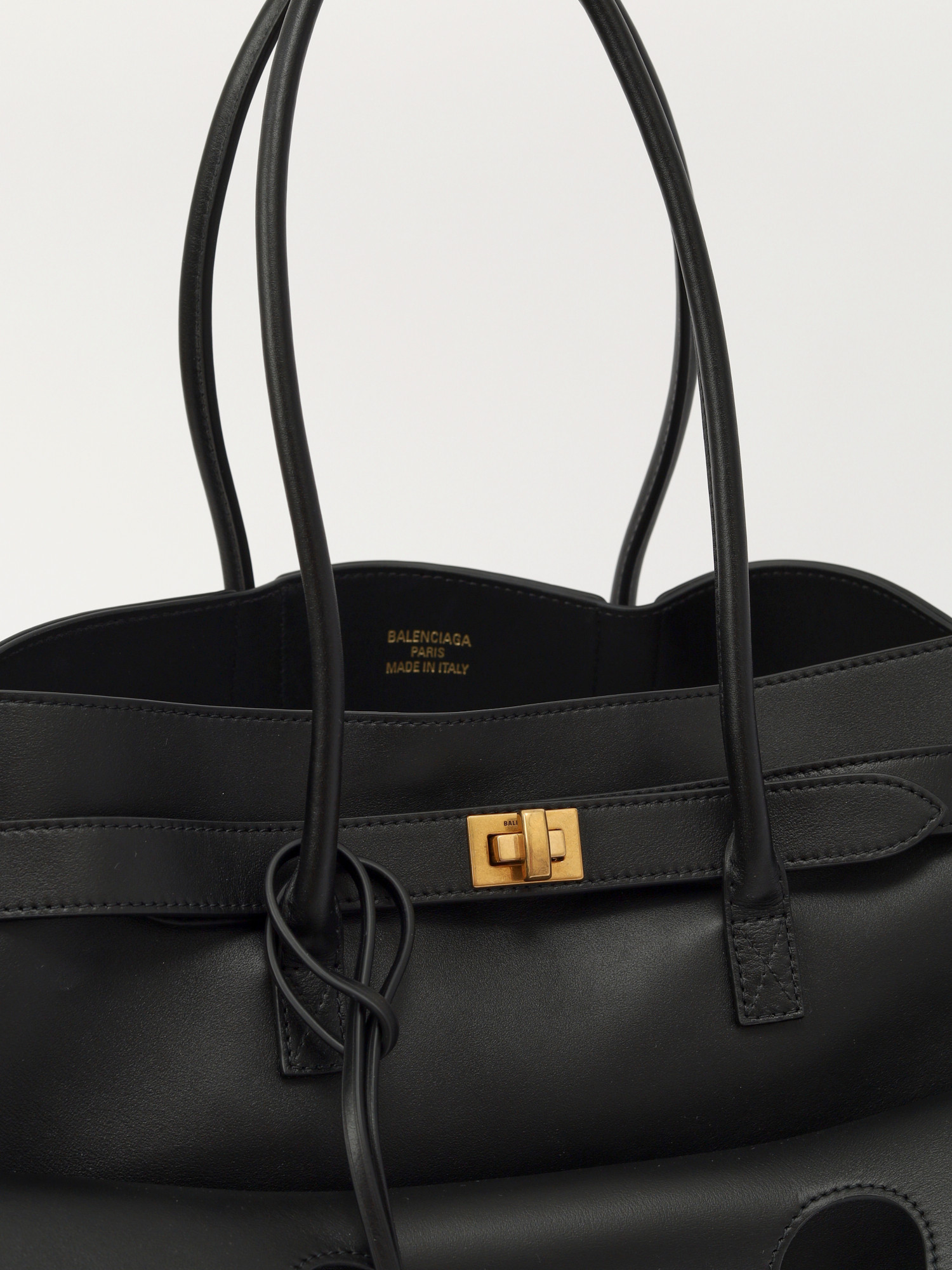 Balenciaga Bel Air 4