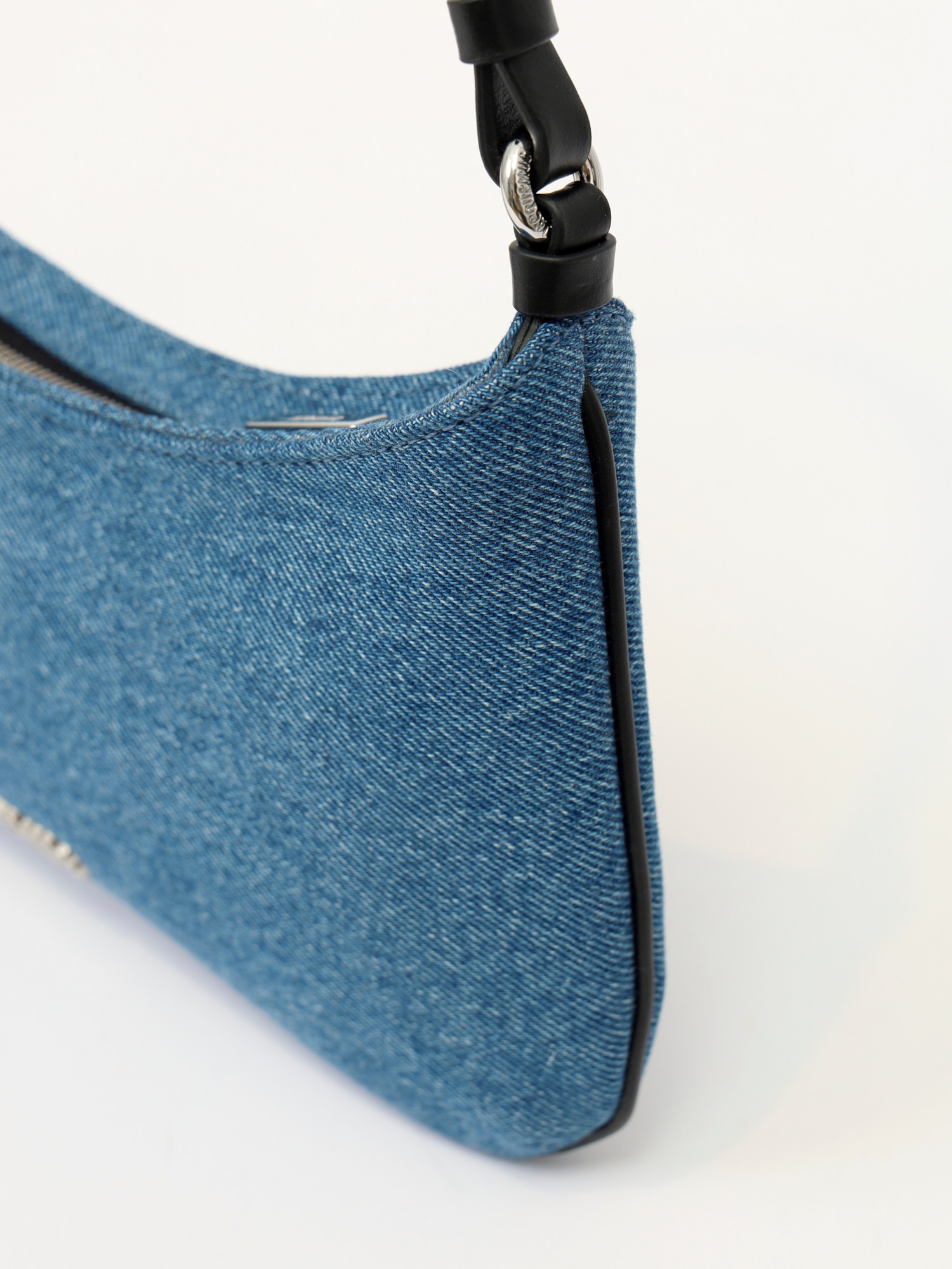 Jacquemus Le Bisou  6