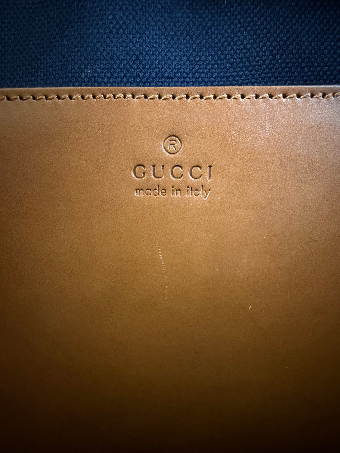 Gucci Script 6