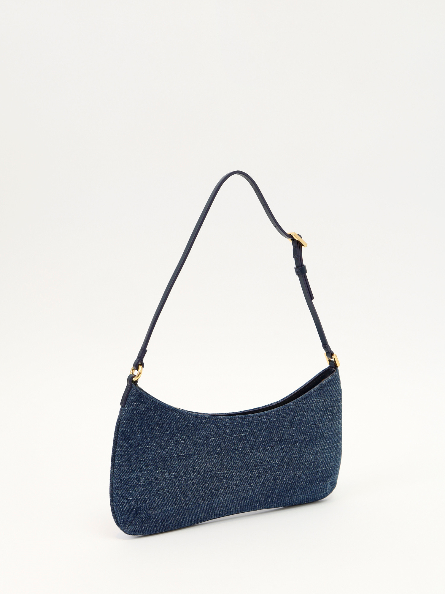 Jacquemus Le Bisou  3