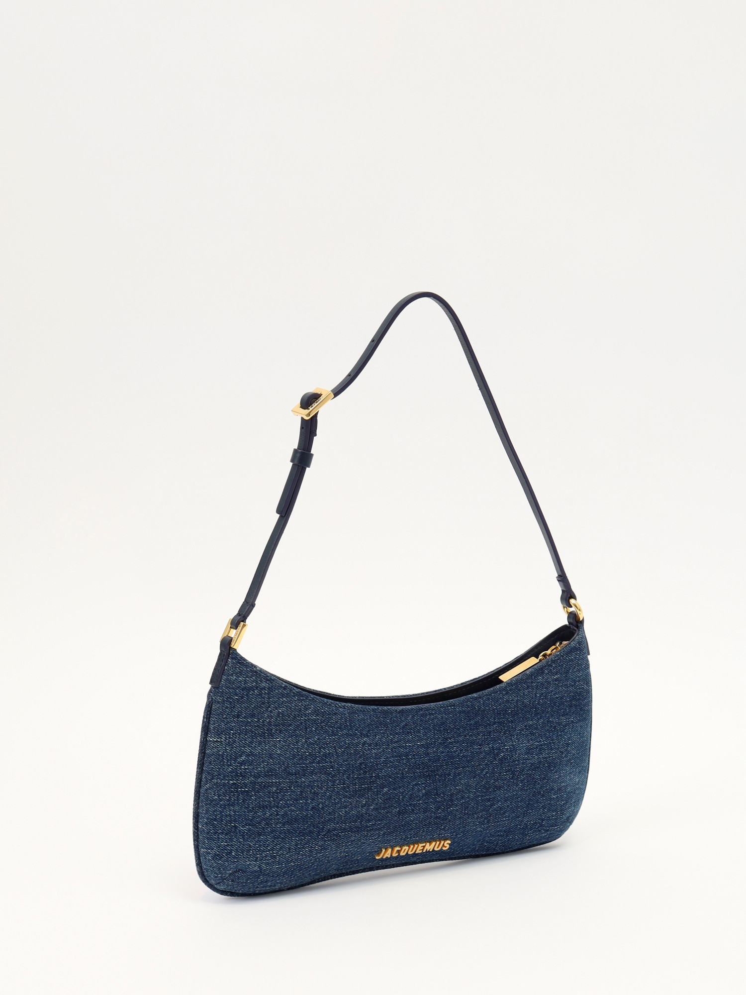 Jacquemus Le Bisou  2