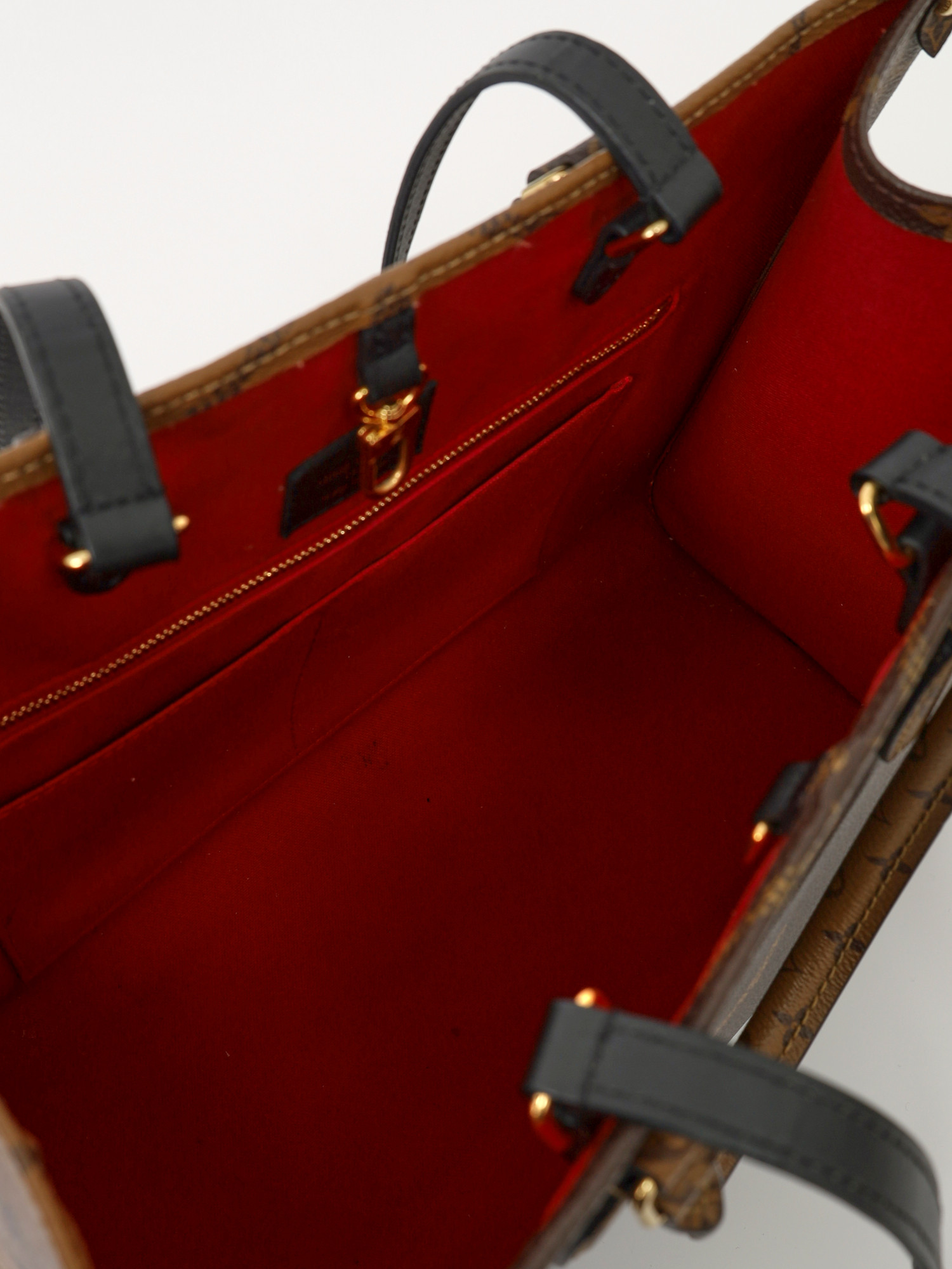 Louis Vuitton OnTheGo 9