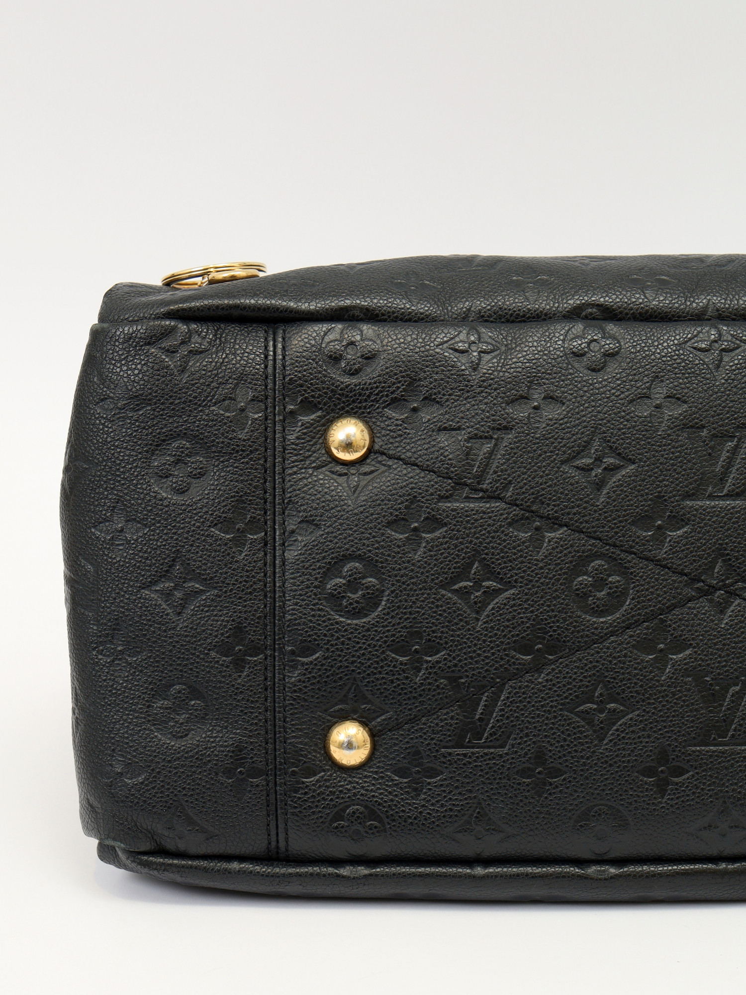 Louis Vuitton Artsy 7