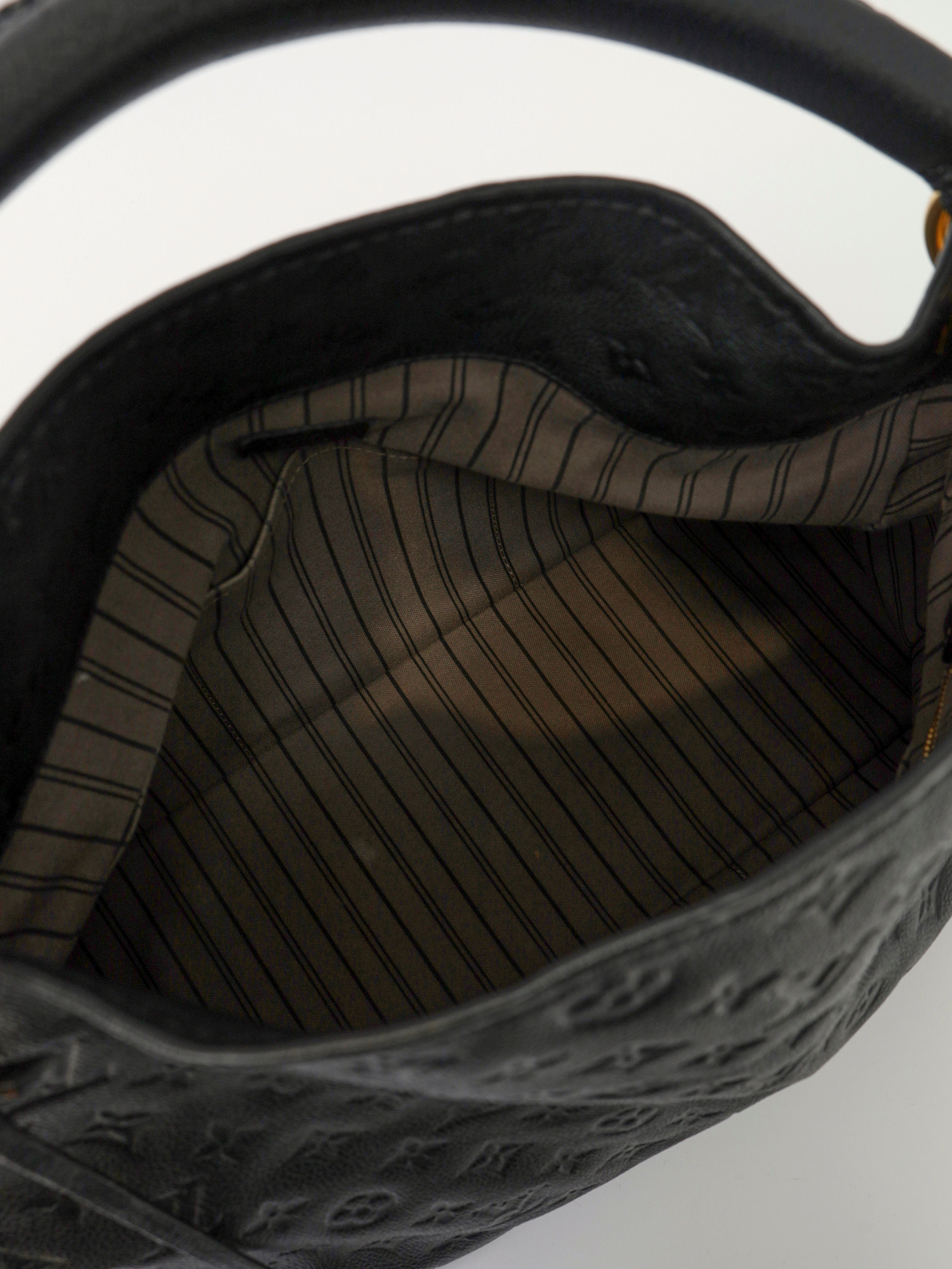 Louis Vuitton Artsy 9