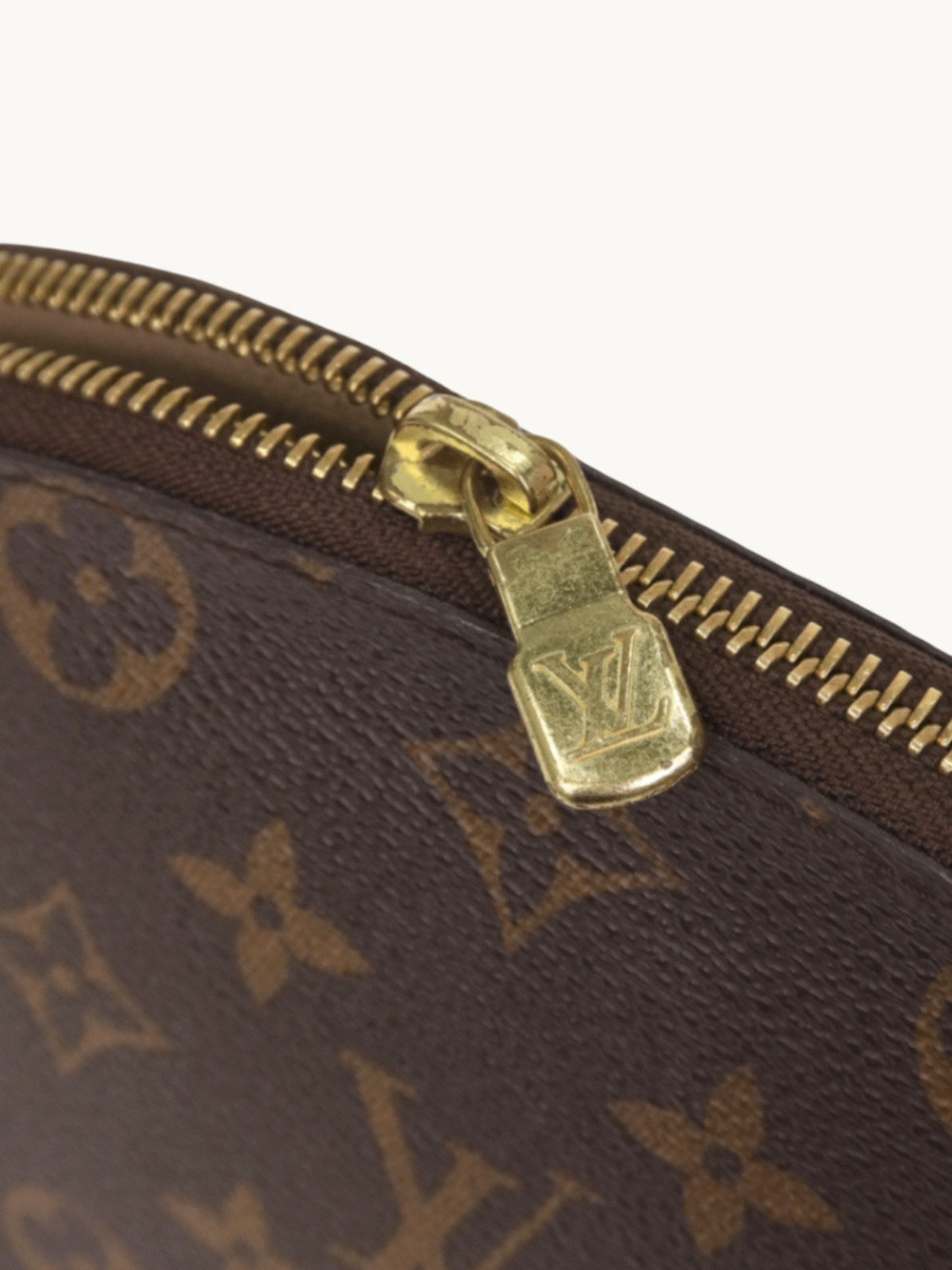 Louis Vuitton Case  4