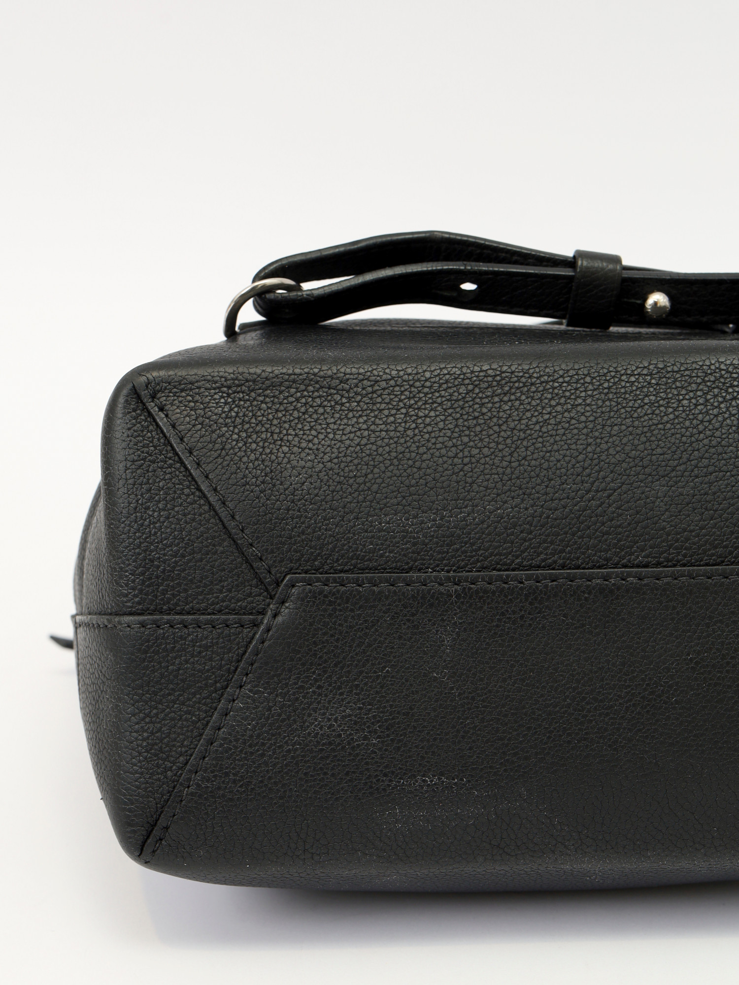 Louis Vuitton Lockme 8