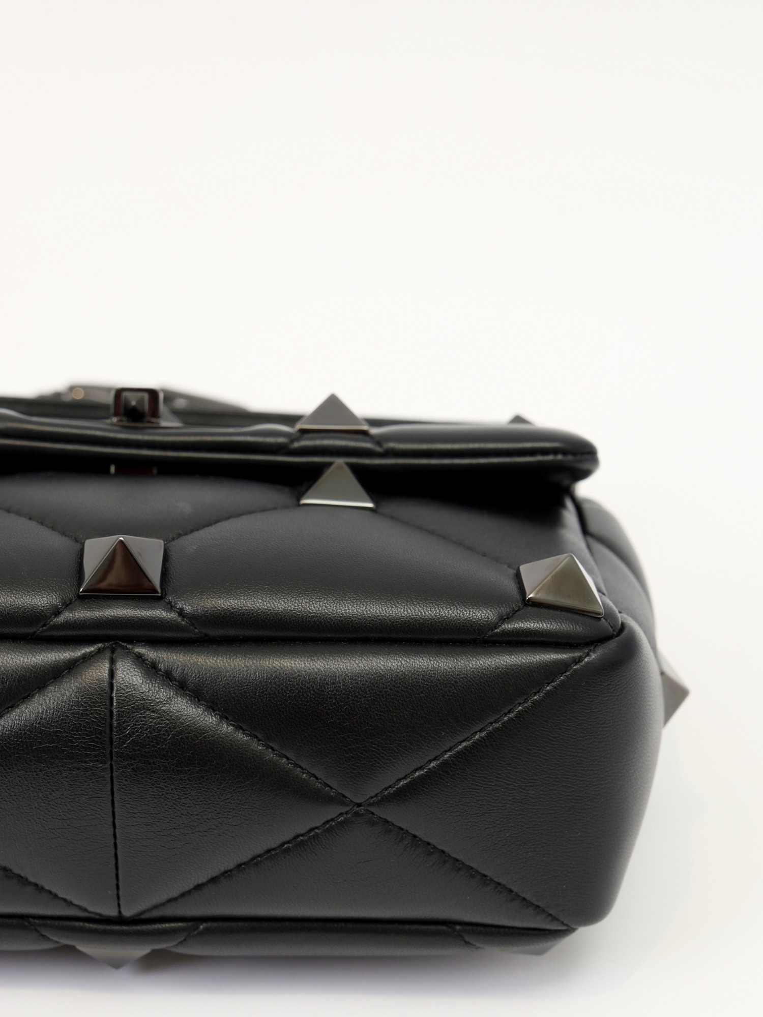 Valentino Roman Stud 8