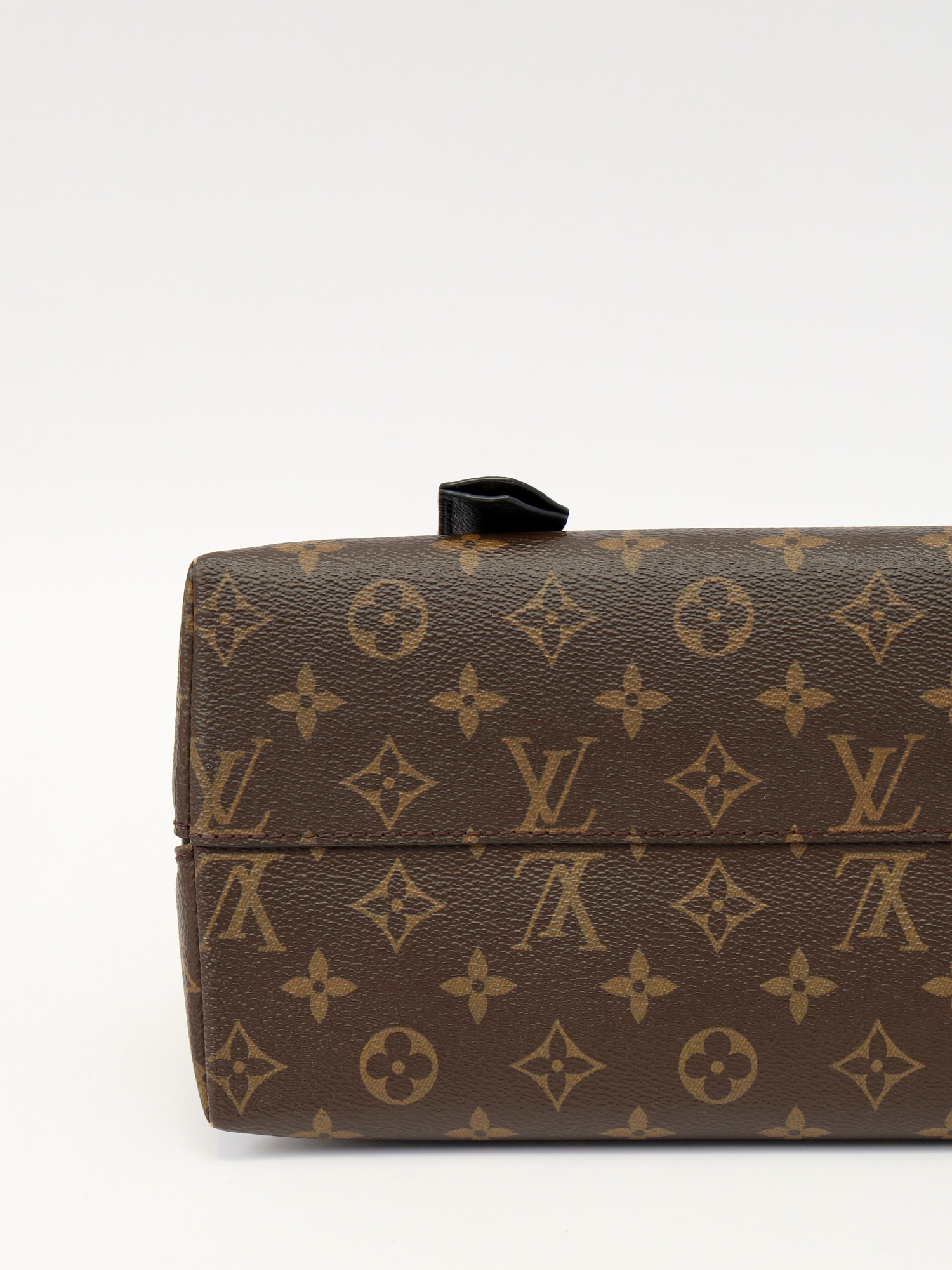 Louis Vuitton Alma 9