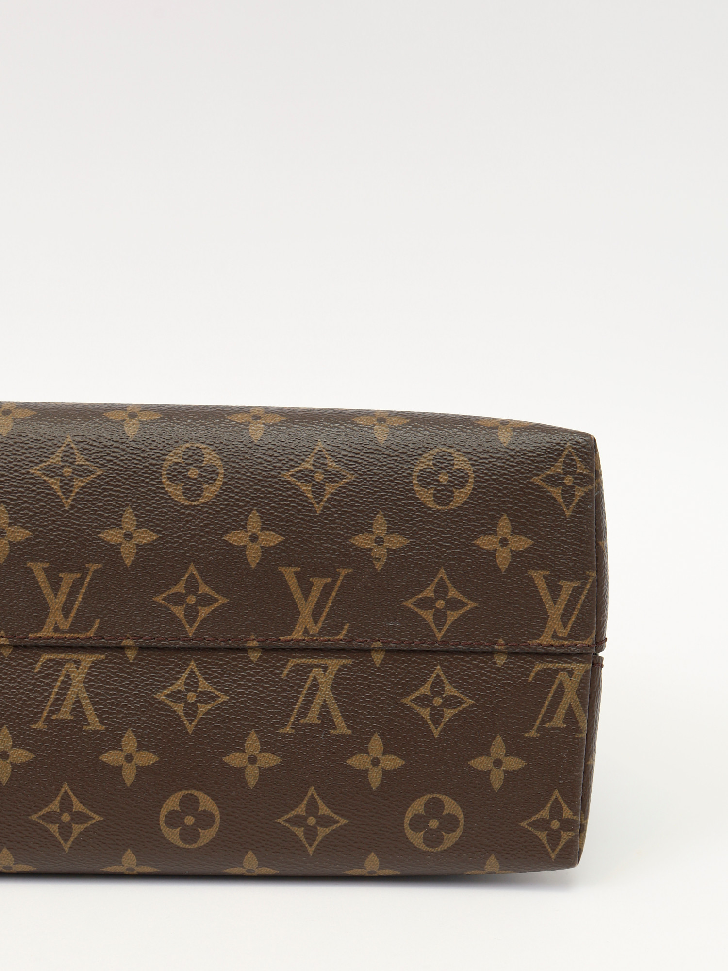 Louis Vuitton Alma 10
