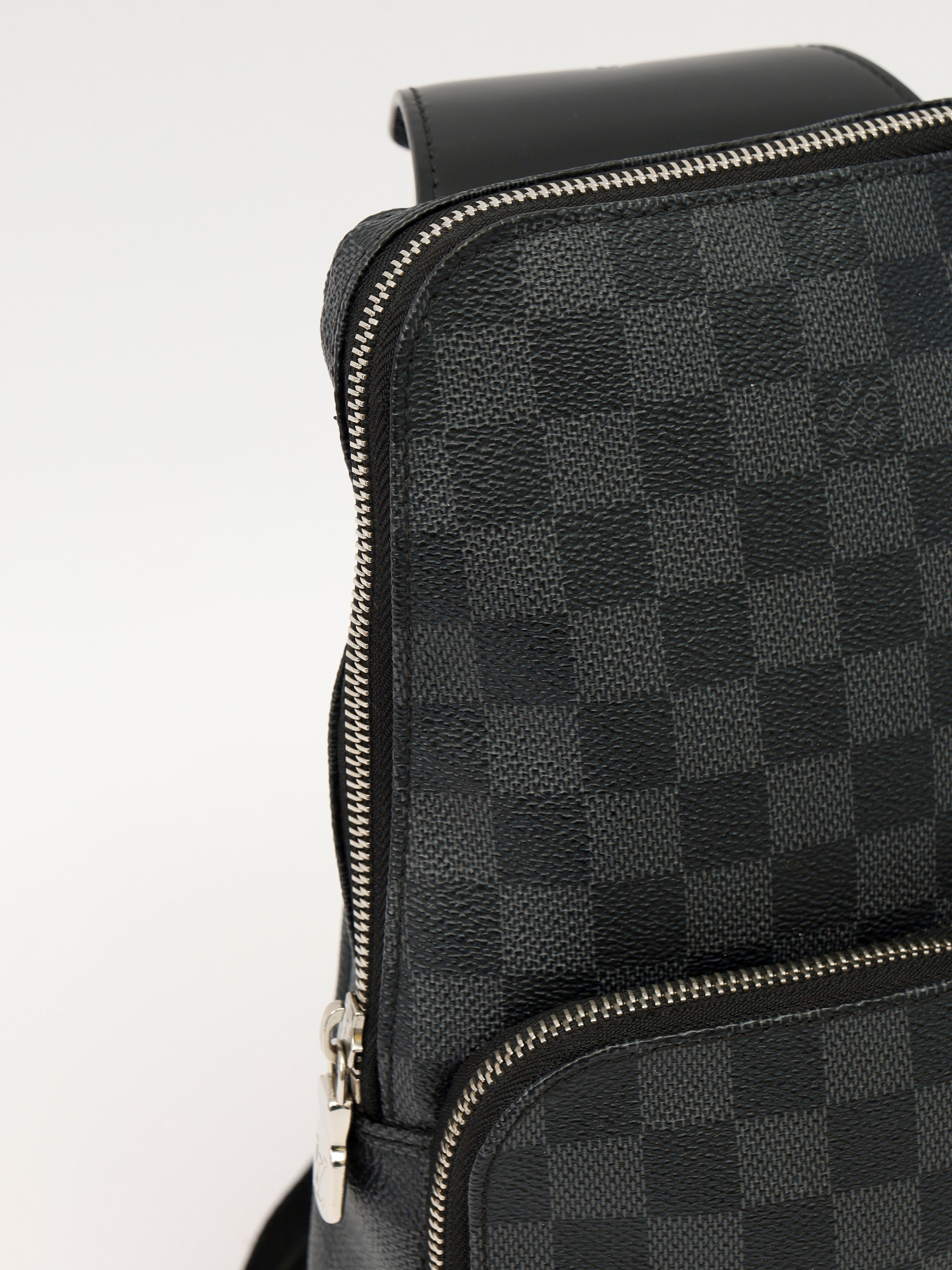 Louis Vuitton Avenue 5