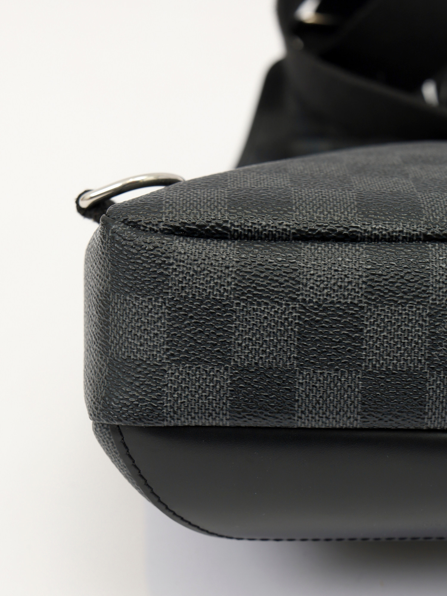 Louis Vuitton Avenue 8