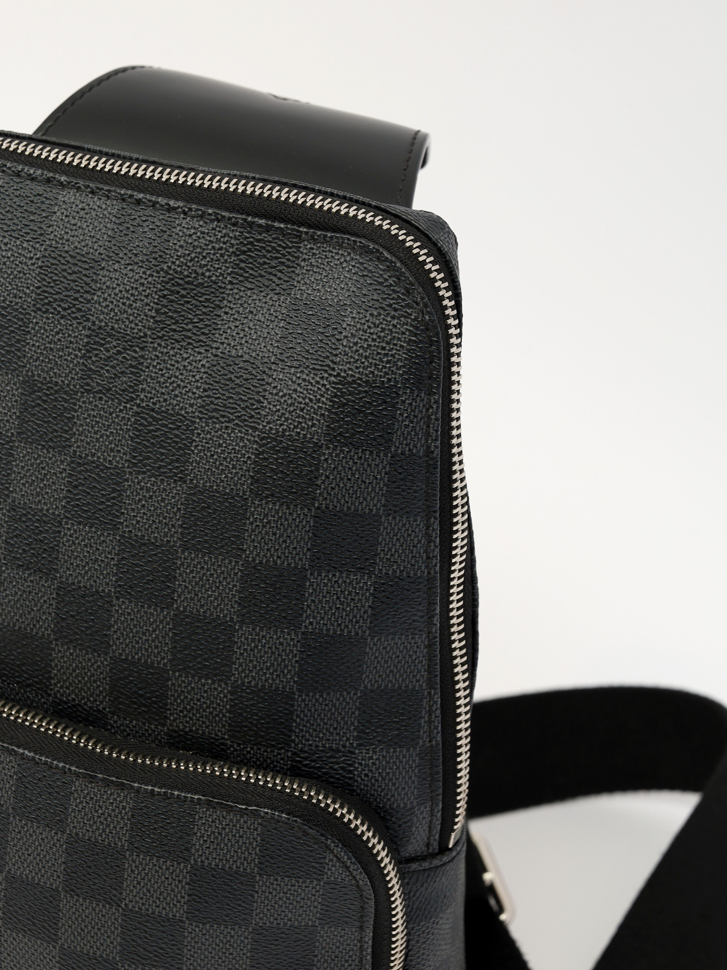 Louis Vuitton Avenue 6