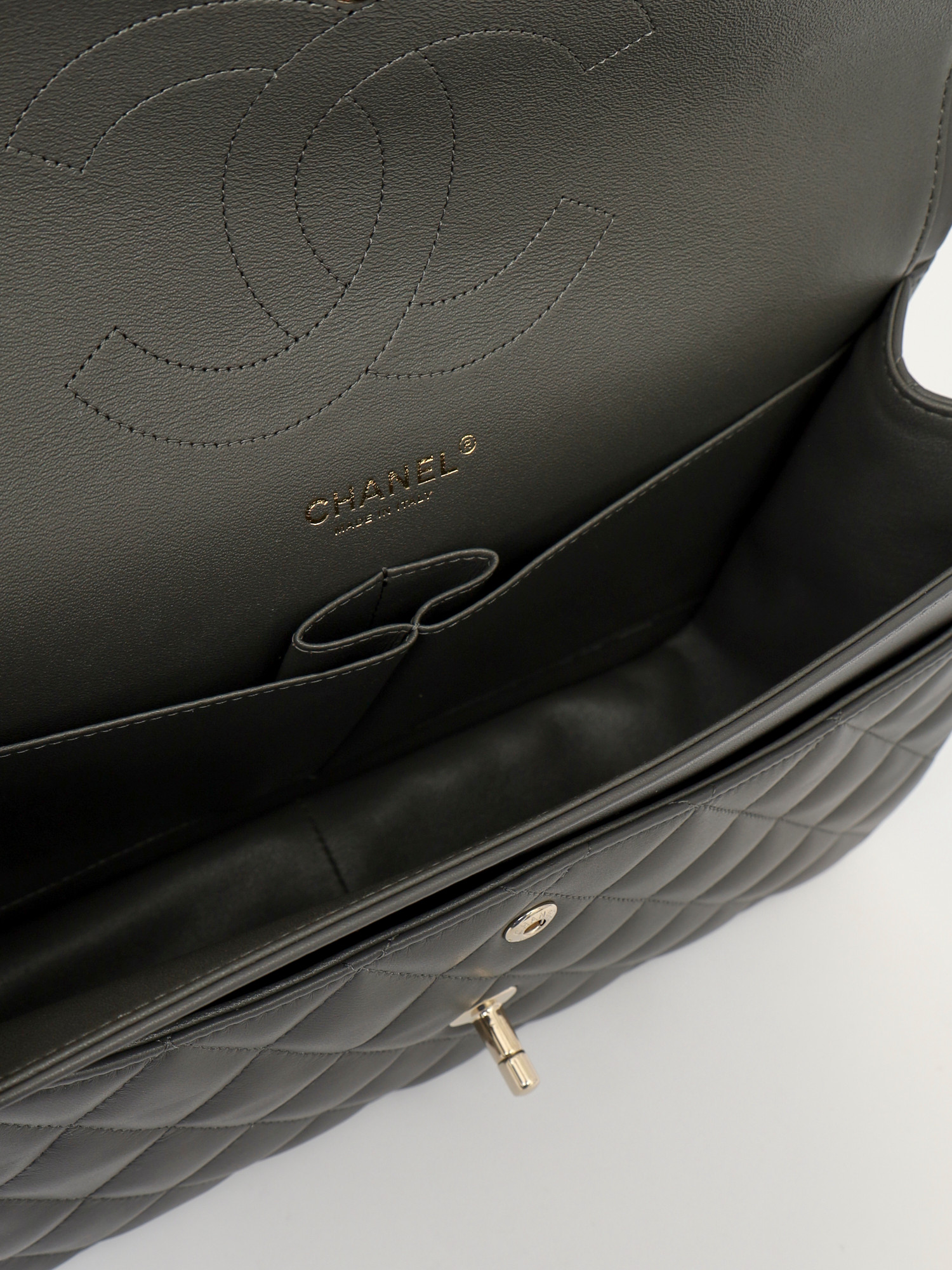 Chanel Timeless Classic 11