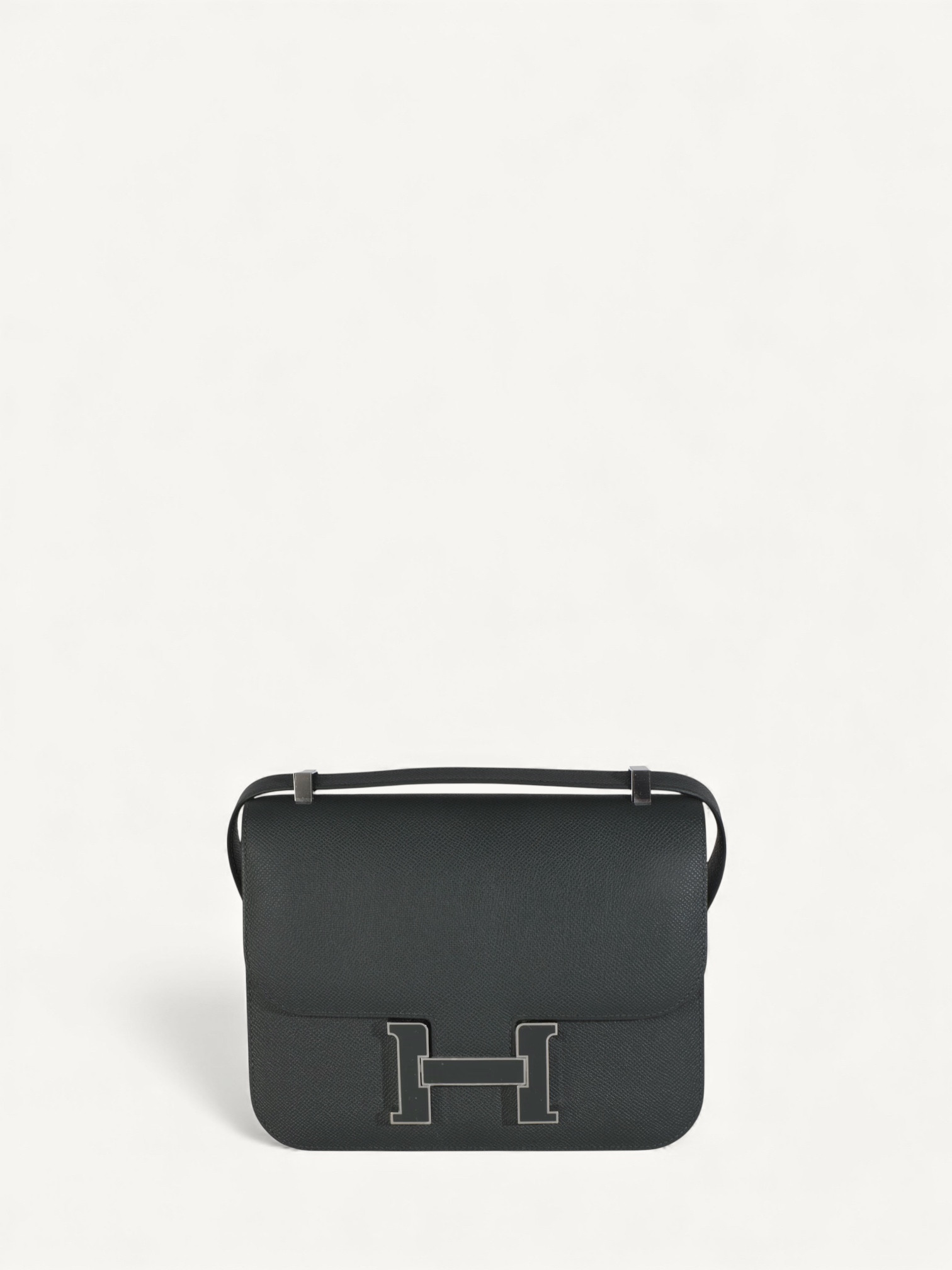 Hermes Constance 18 0