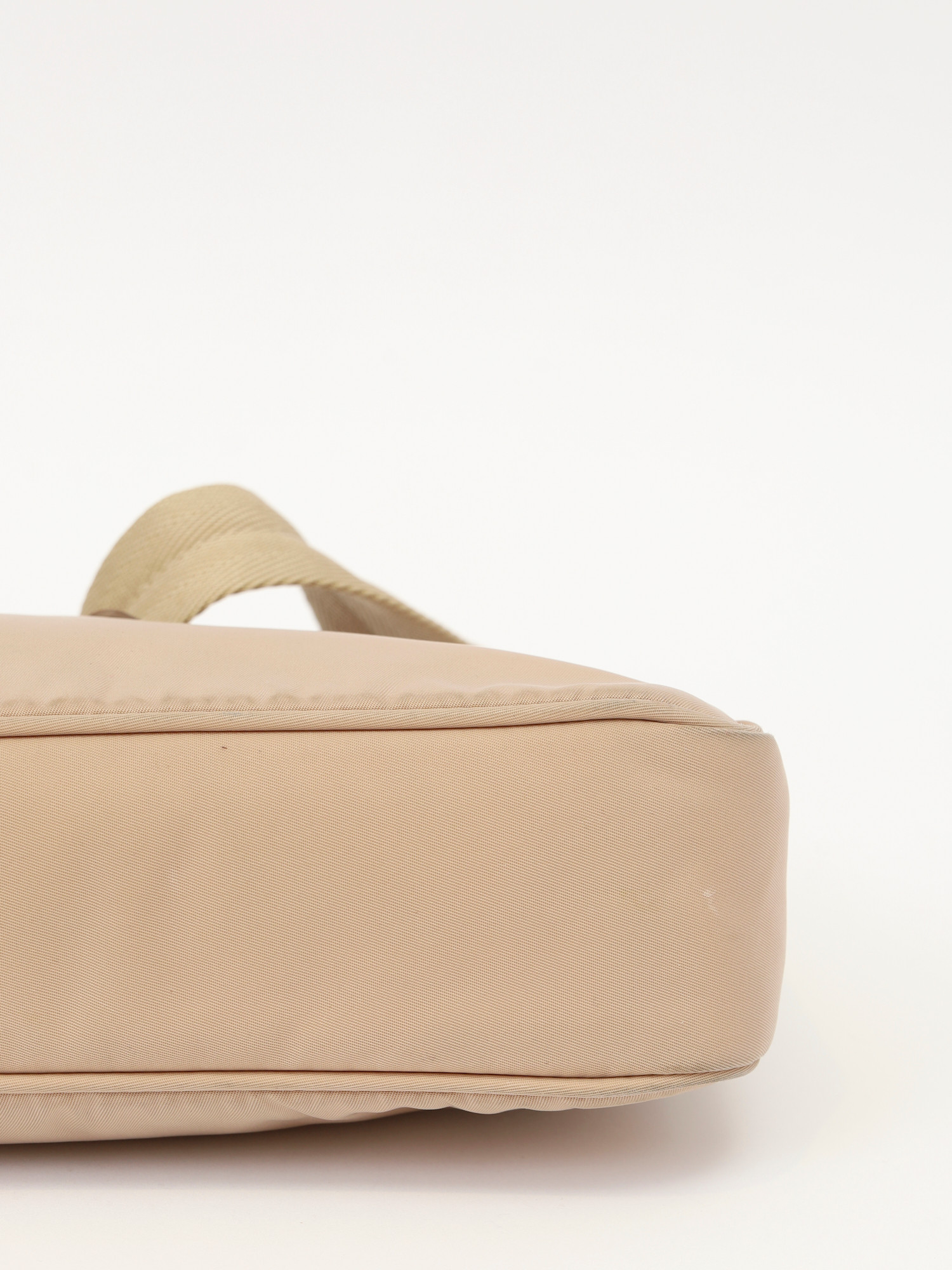 Prada Re-Edition 2000 10