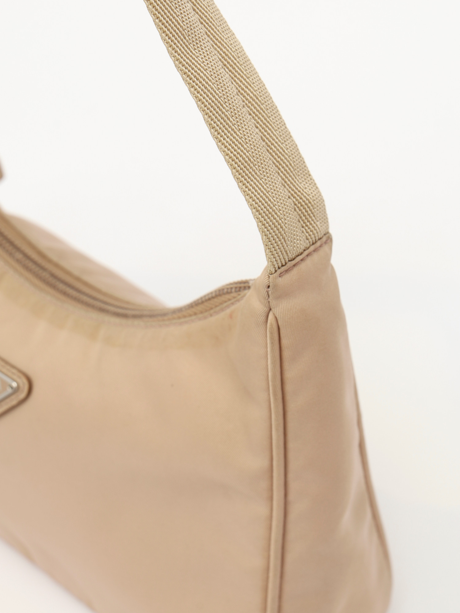 Prada Re-Edition 2000 7