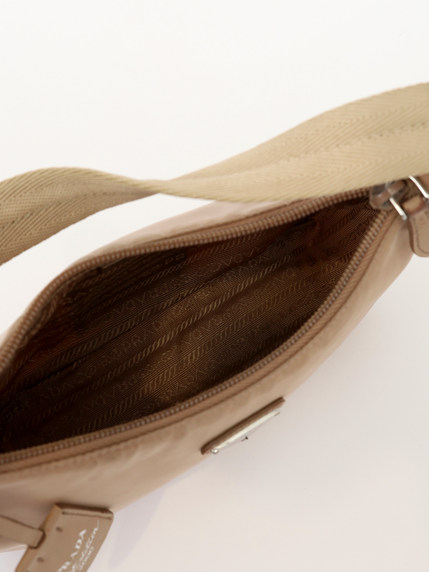 Prada Re-Edition 2000 11