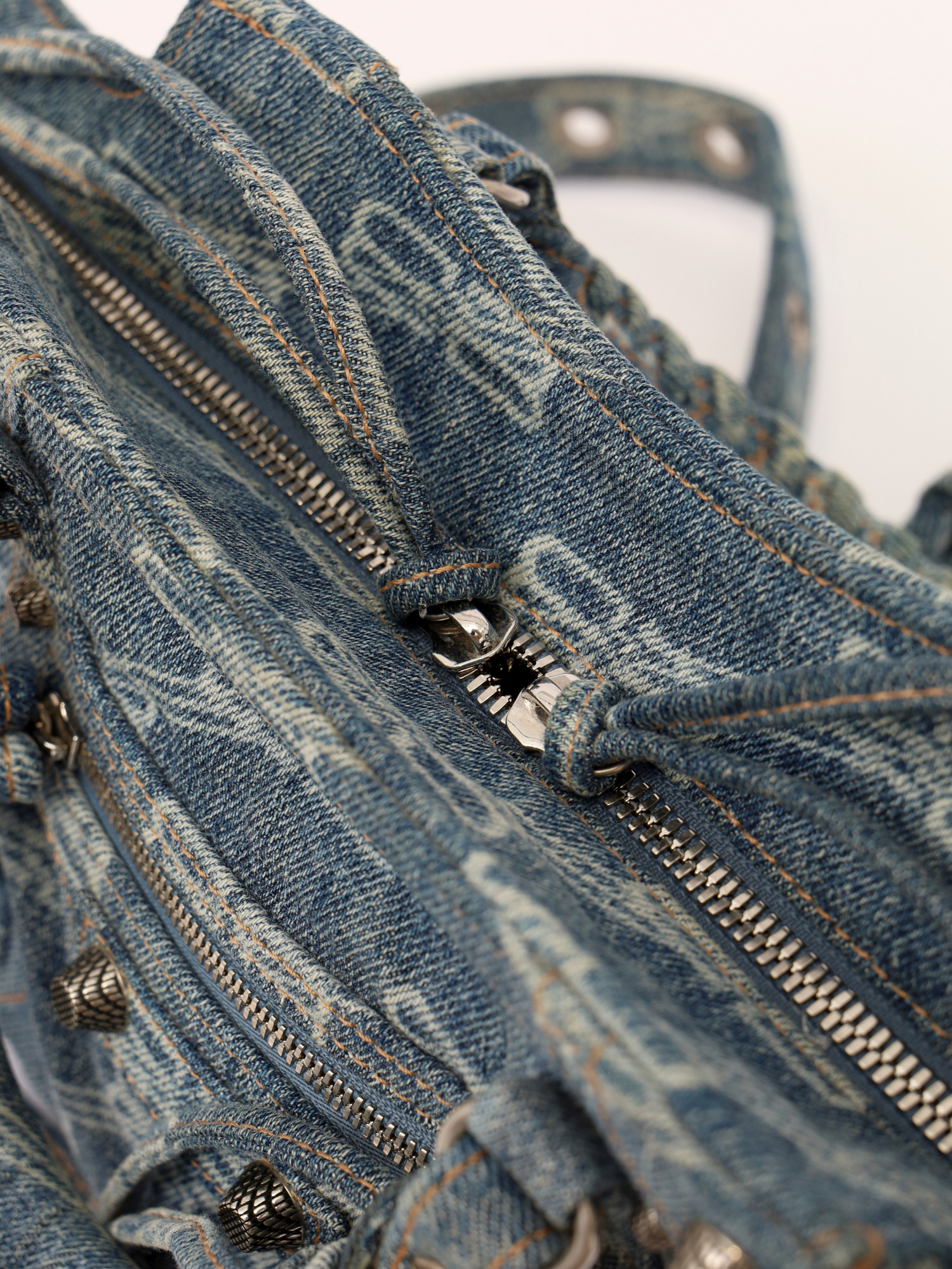 Balenciaga Neo Cagole 11