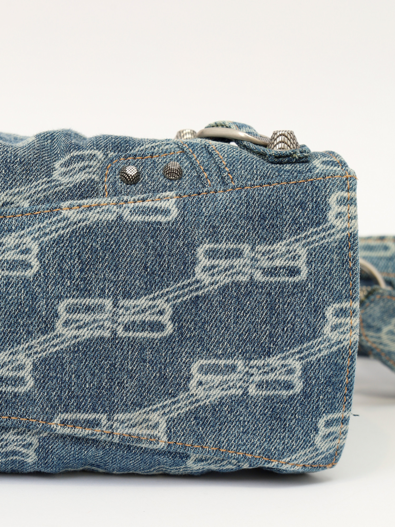 Balenciaga Neo Cagole 10