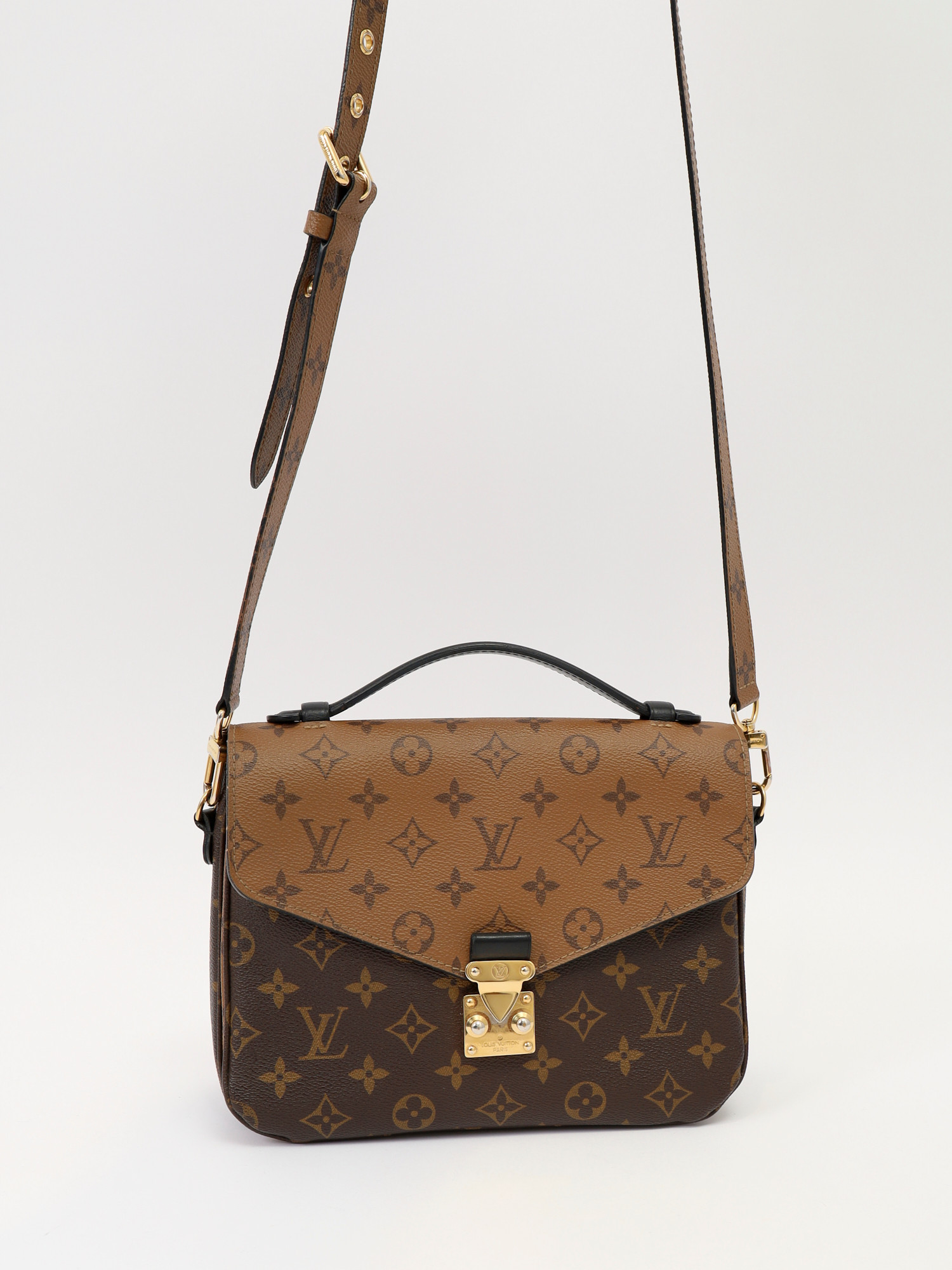 Louis Vuitton Pochette Metis 4