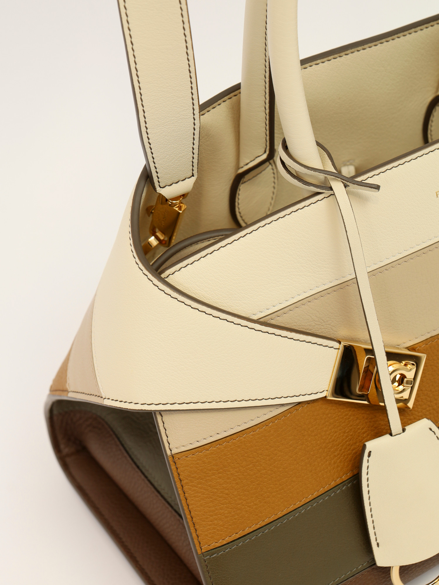 Salvatore Ferragamo Hug 8