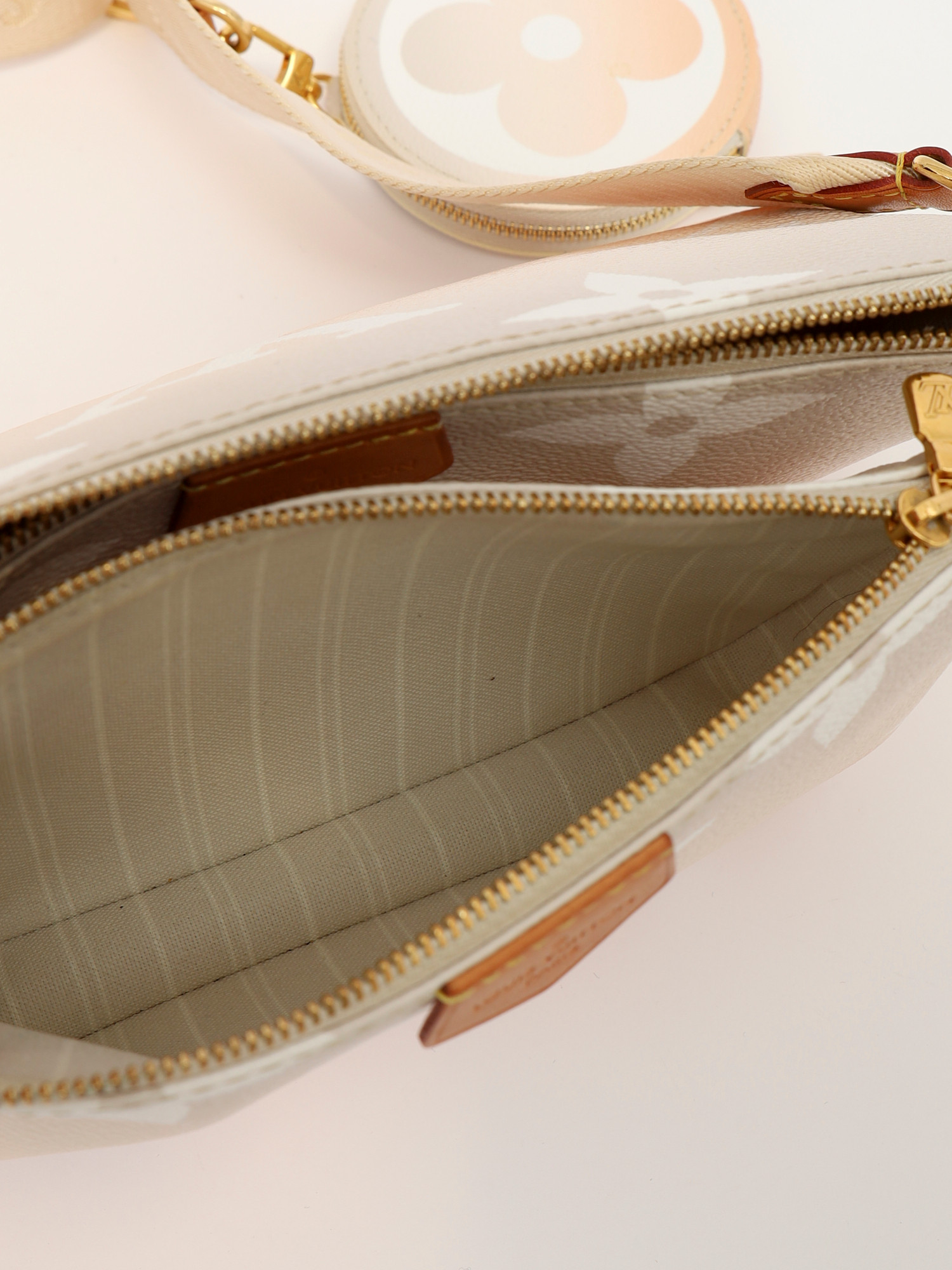 Louis Vuitton Multi Pochette 12