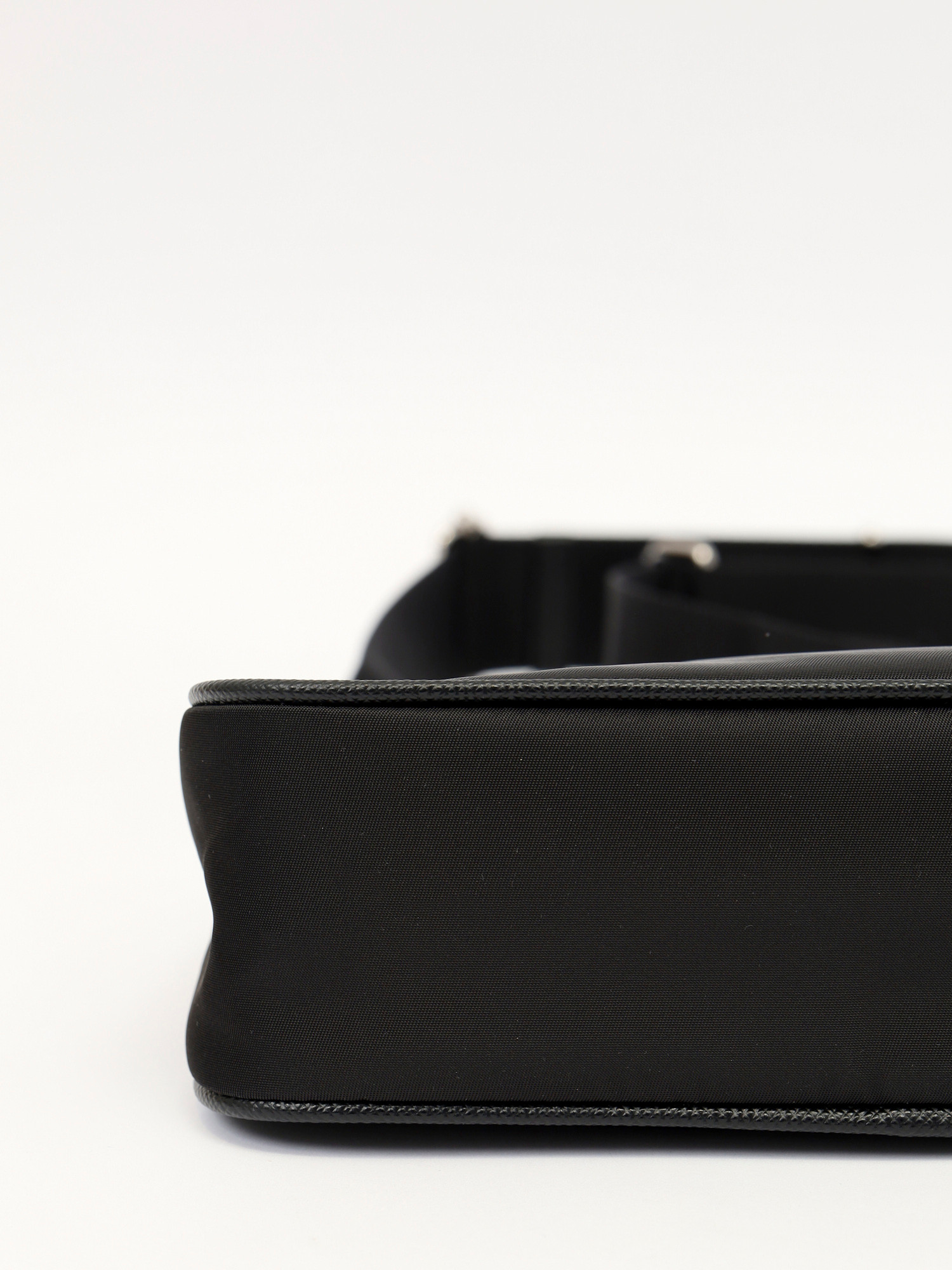 Prada Re-Edition 2005 10