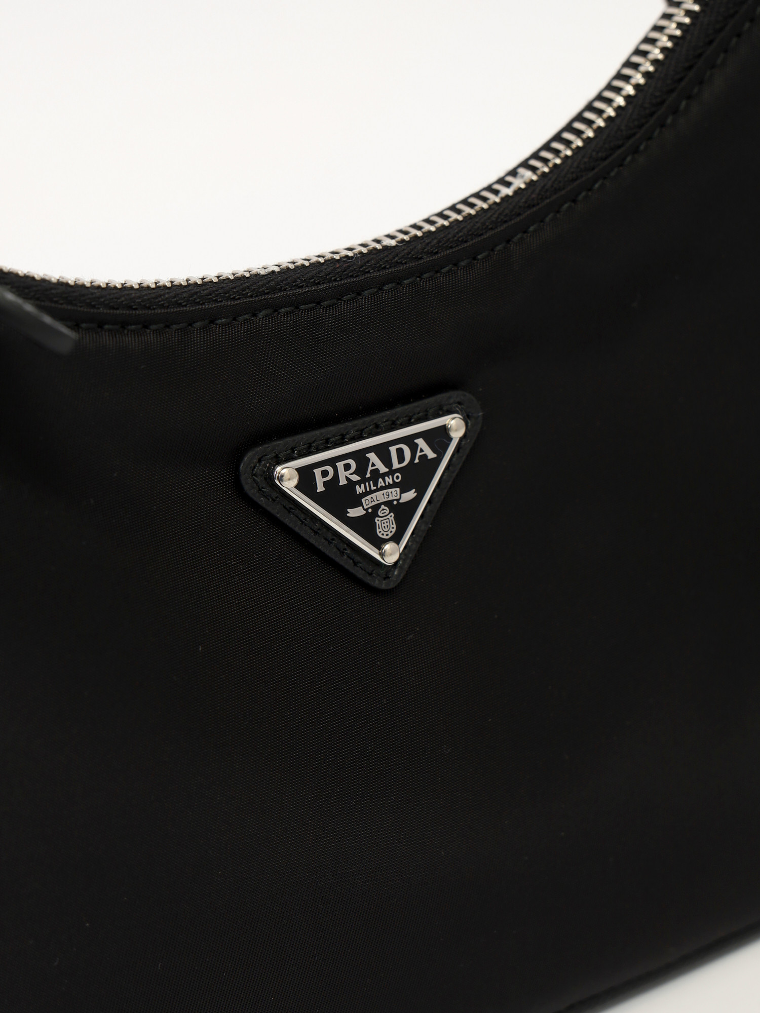 Prada Re-Edition 2005 5