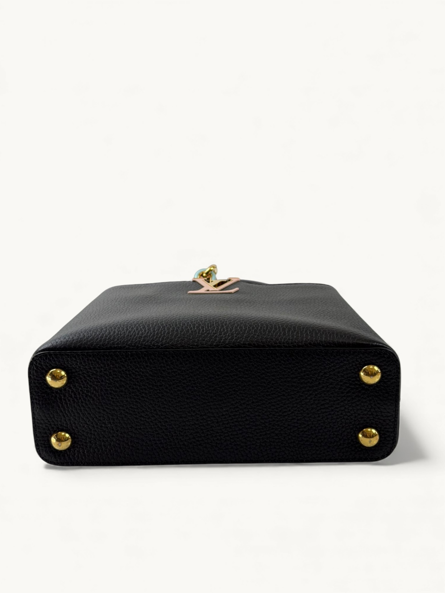 Louis Vuitton Capucines 6