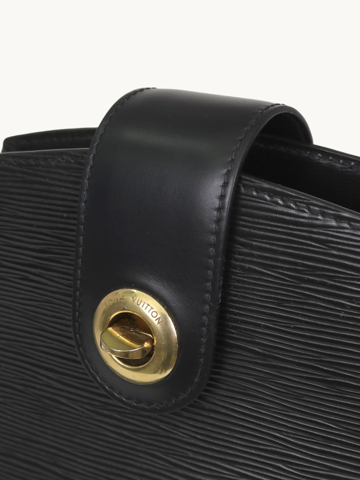 Louis Vuitton Cluny 4