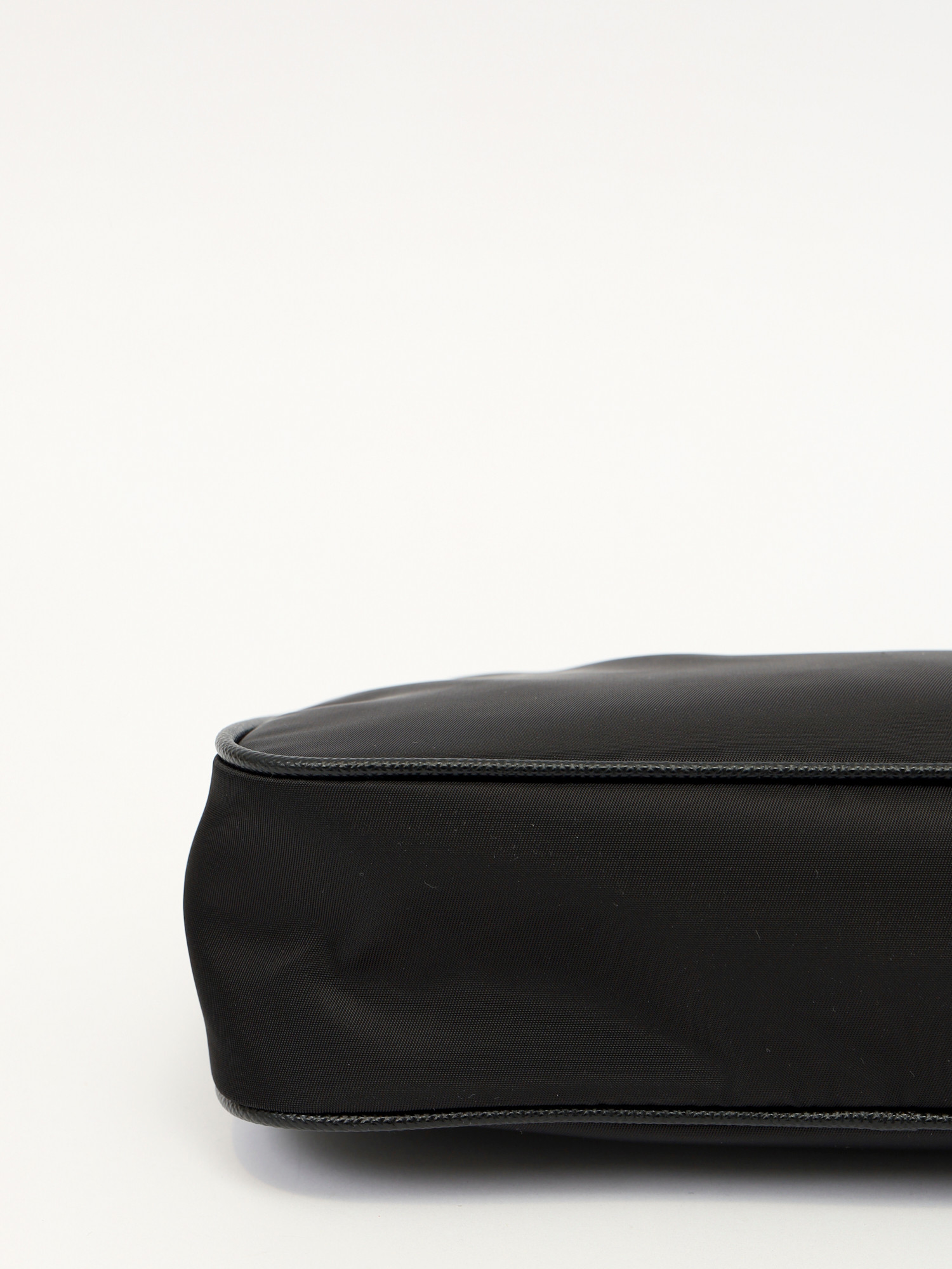 Prada Re-Edition 2005 10